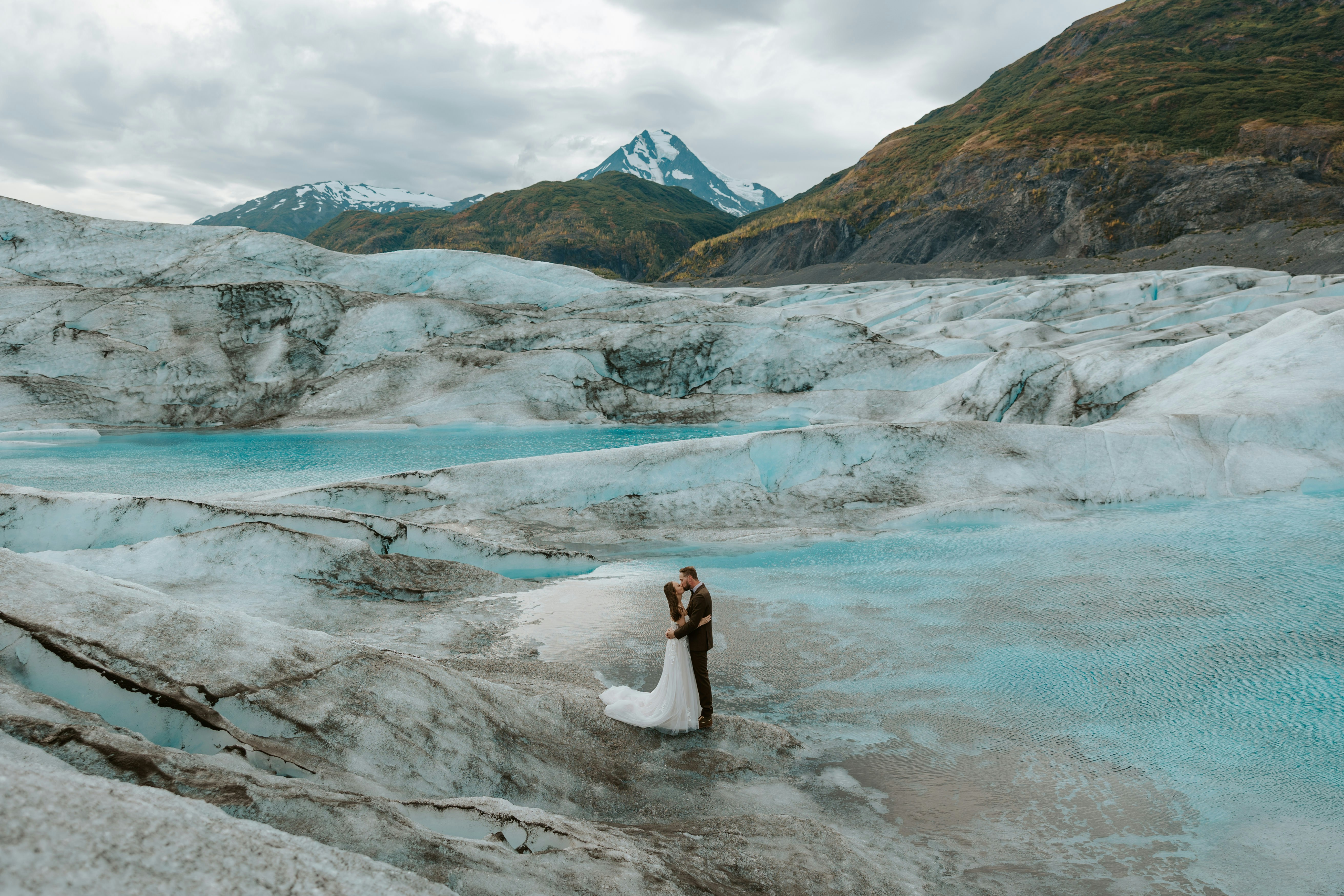 mountain wedding wallpaper, wallpaper, Adventure Elopement: Plan Your Mountain Wedding 3