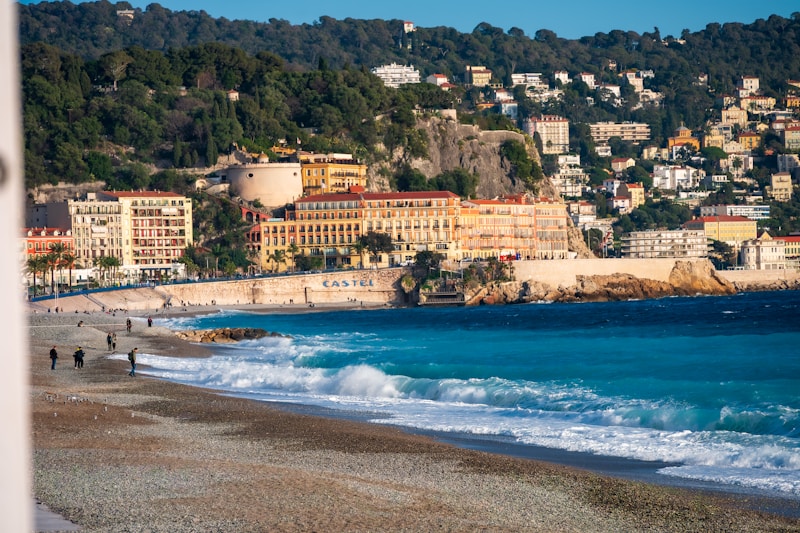 Appartement Étoile à Nice — Vieux-Nice · Charme authentique, 2 chambres, 85m² — Gestion locative OZC IMMO