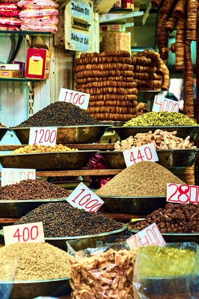 Where to Eat in Dubai: A Neighborhood Food Guide