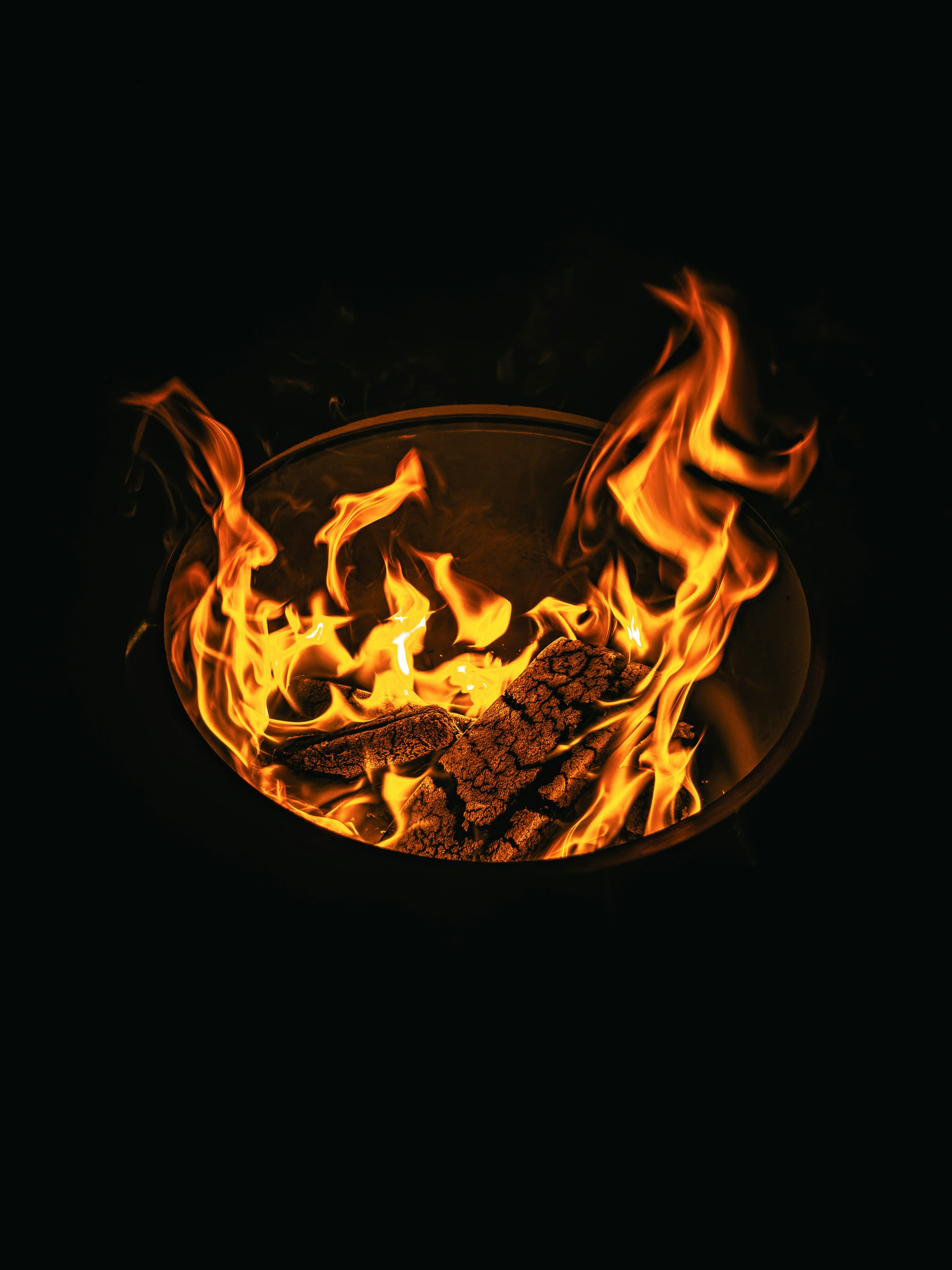 winter campfire cozy, wallpaper, Drying Winter Gloves at Campfire: A Safe Guide 3