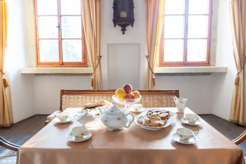 Klassieke high tea setting