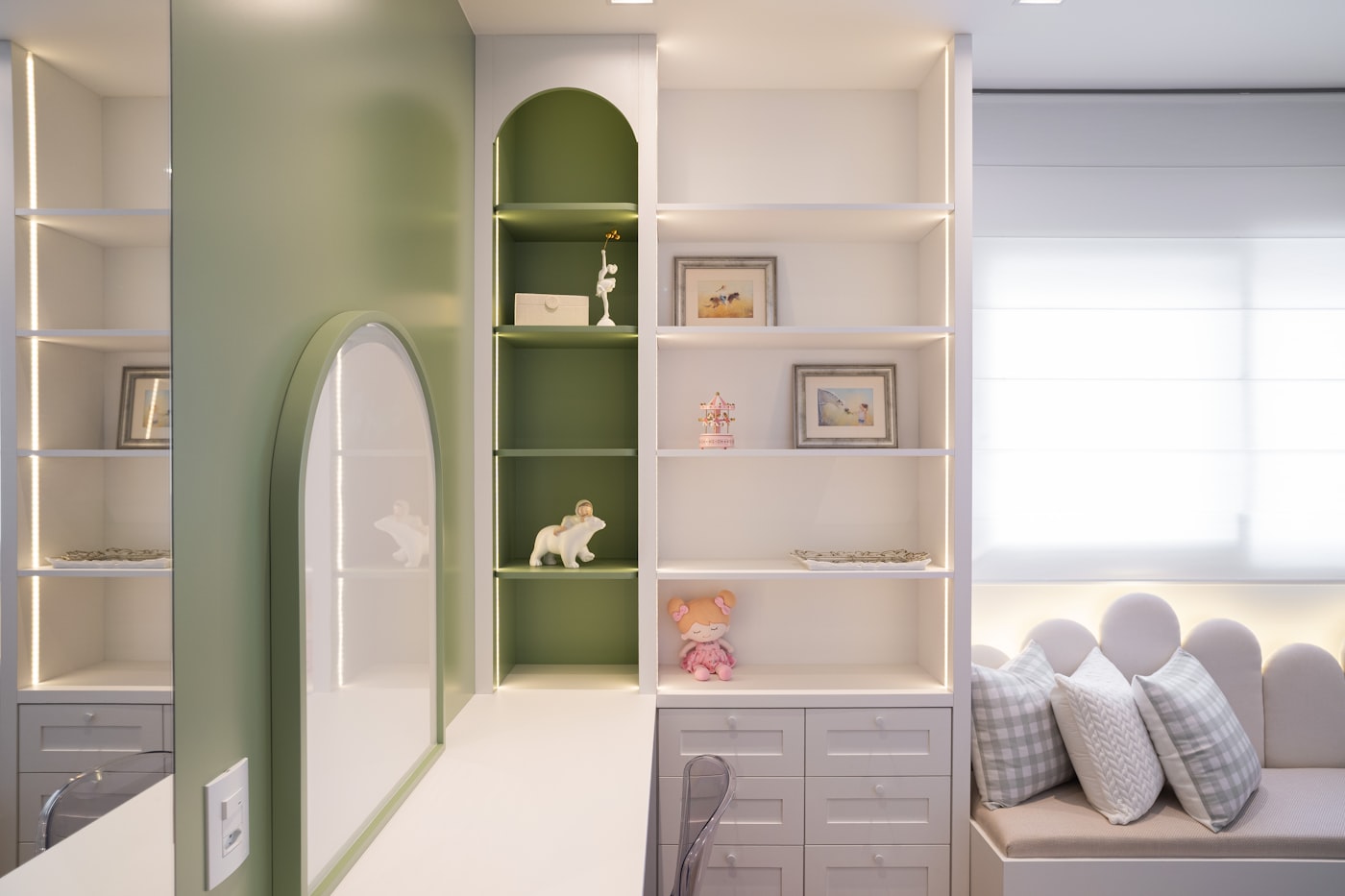 Built-in shelves with baskets and decor in a bright room