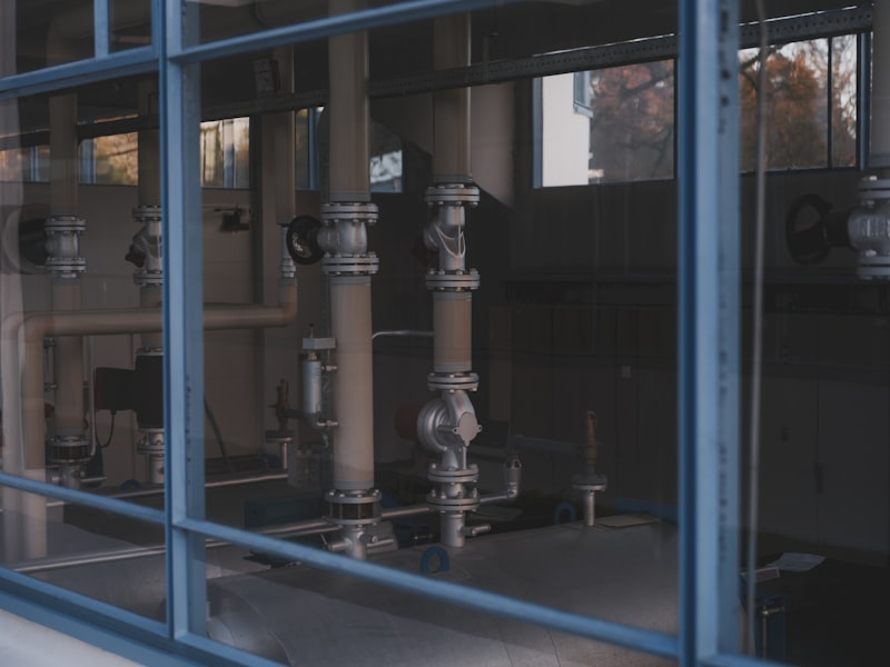 Instalacje przemysłowe w hali technicznej