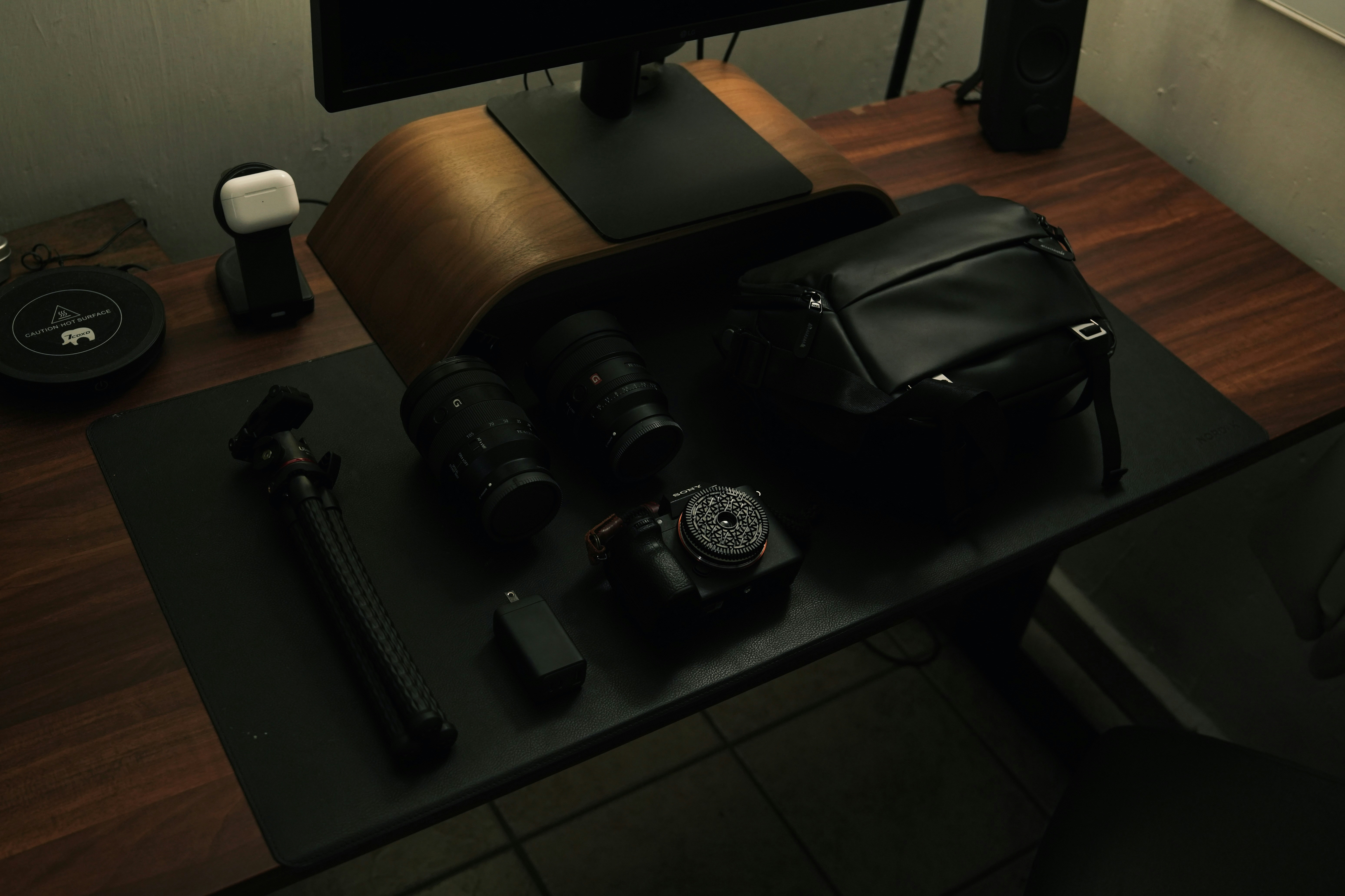 Zespół redakcyjny pracujący nad strategią komunikacji medialnej