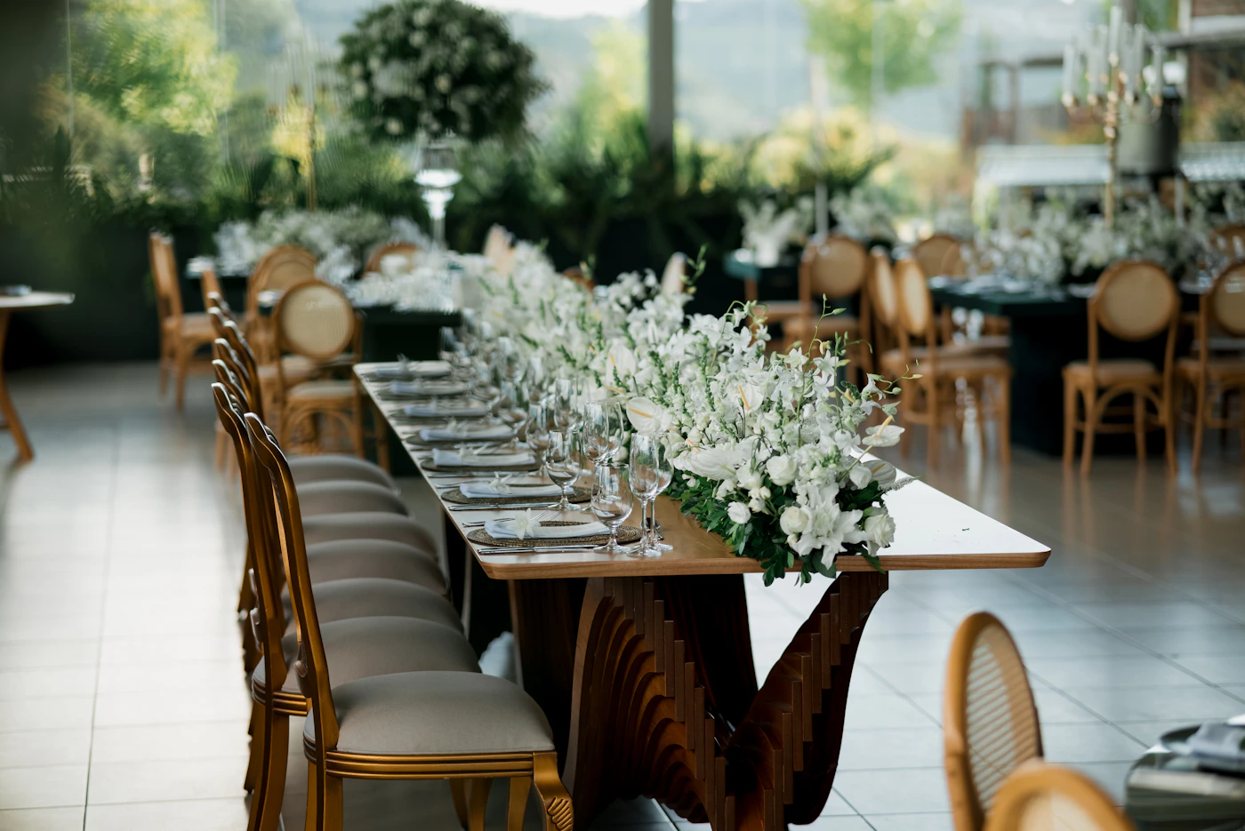 Mesa preparada para la gala