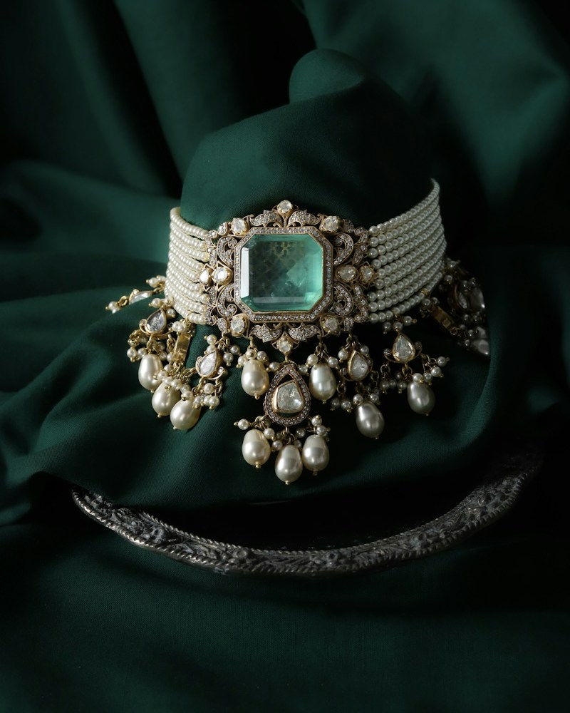 What Happens When You Take Pre-Owned Jewelry To A Brand Boutique