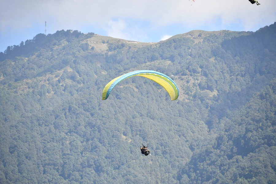 Bir Billing: flying and the Rajgundha meadow
