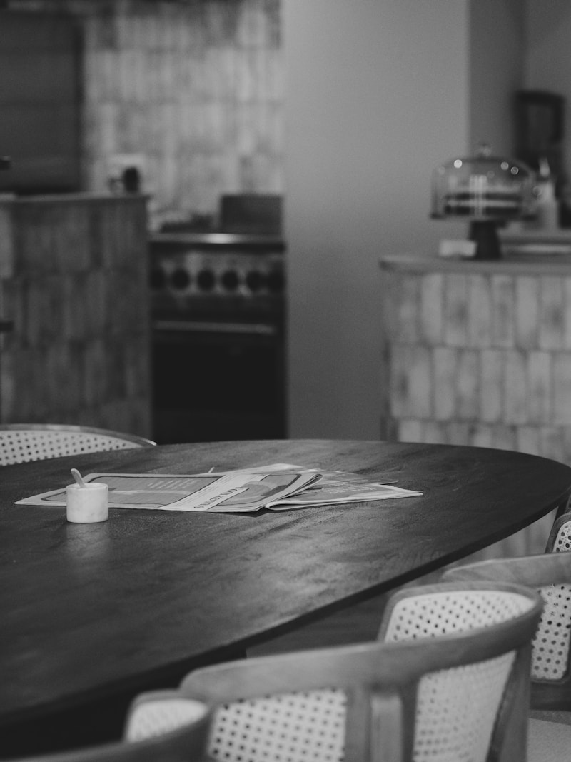 Urban Oval Yemek Masası