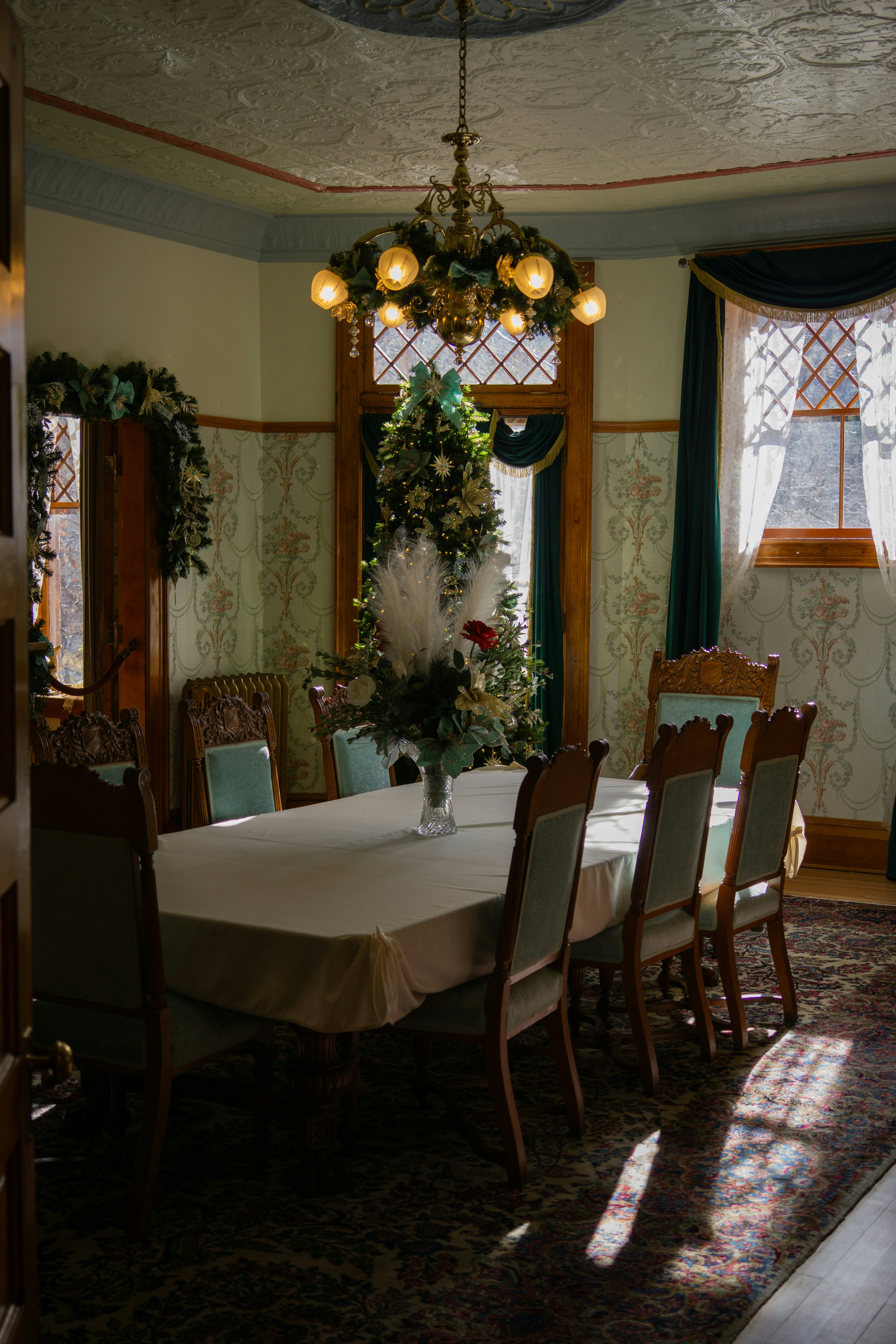 vintage dining room wallpaper, wallpaper, Vintage Dining Room: Creating Cozy Vibes 3