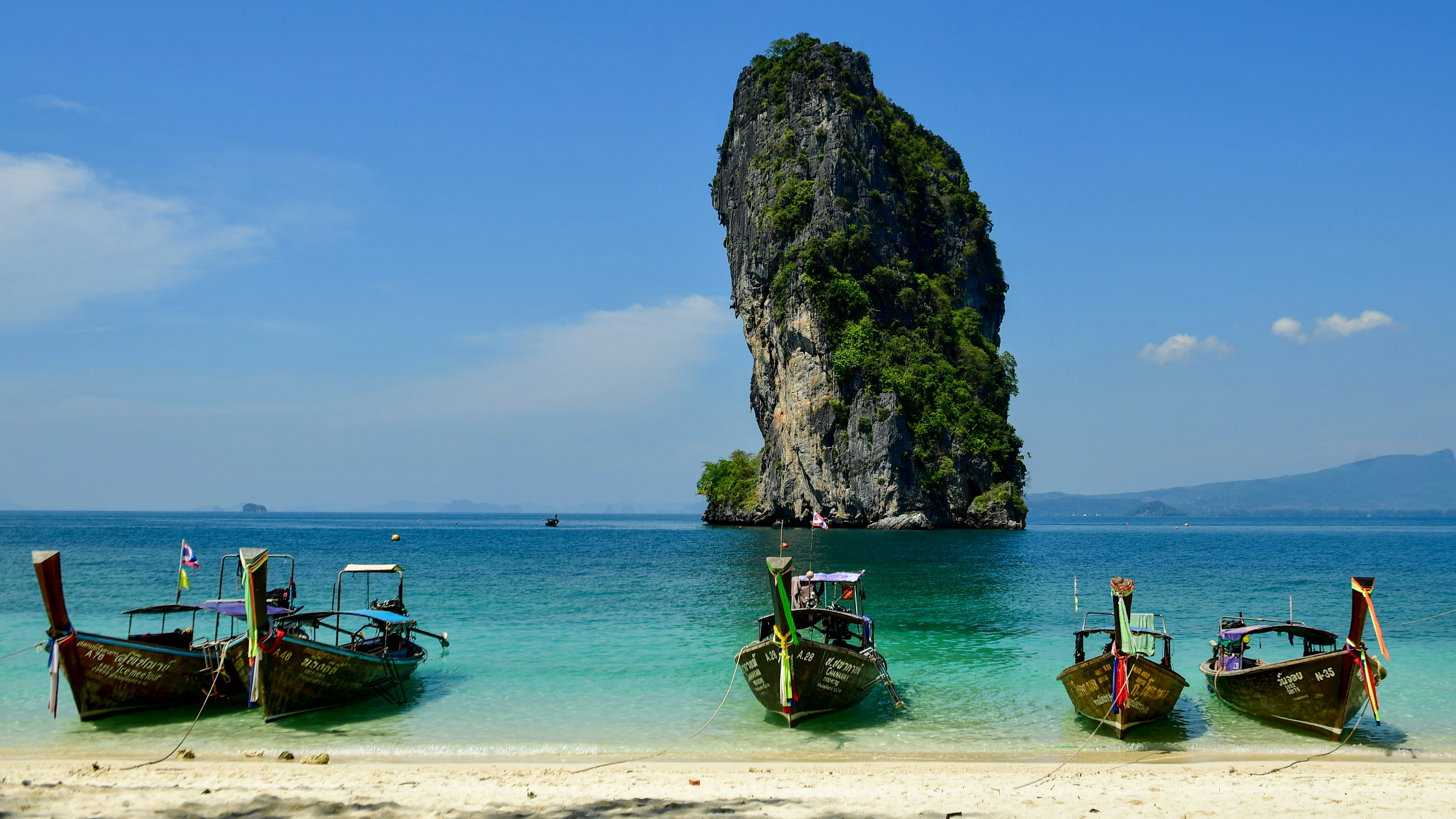 Stay online in the Asia with a prepaid eSIM from eSIMlii. Instant activation, no roaming charges, and reliable coverage.