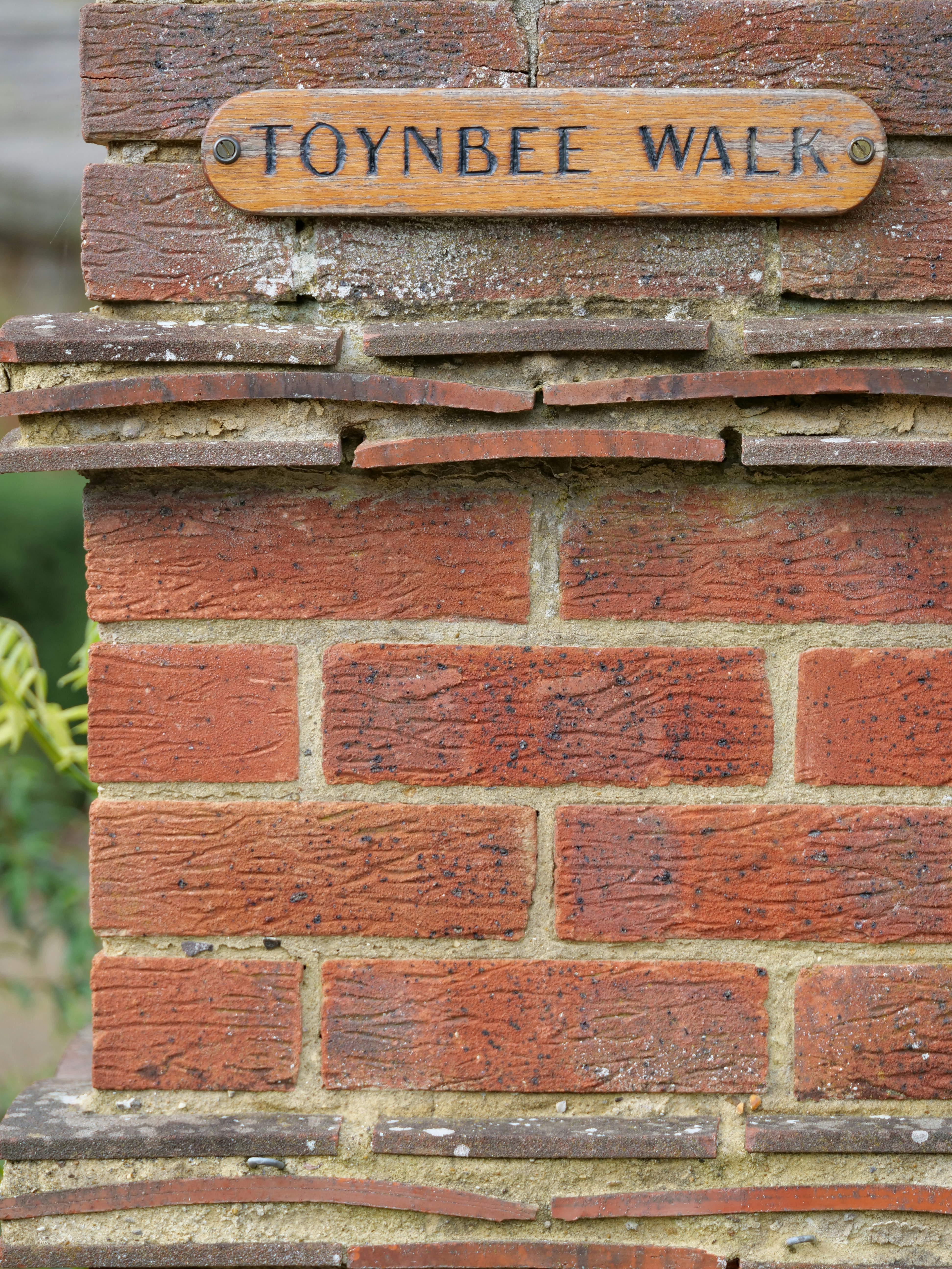 Sredets: Residential Charm with Local Authenticity