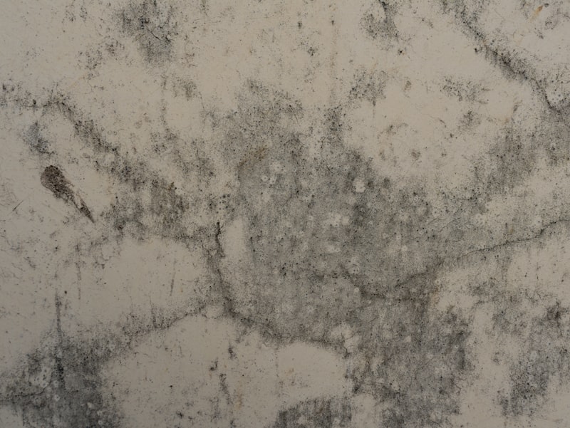 Textuur met vochtvlekken op een muur