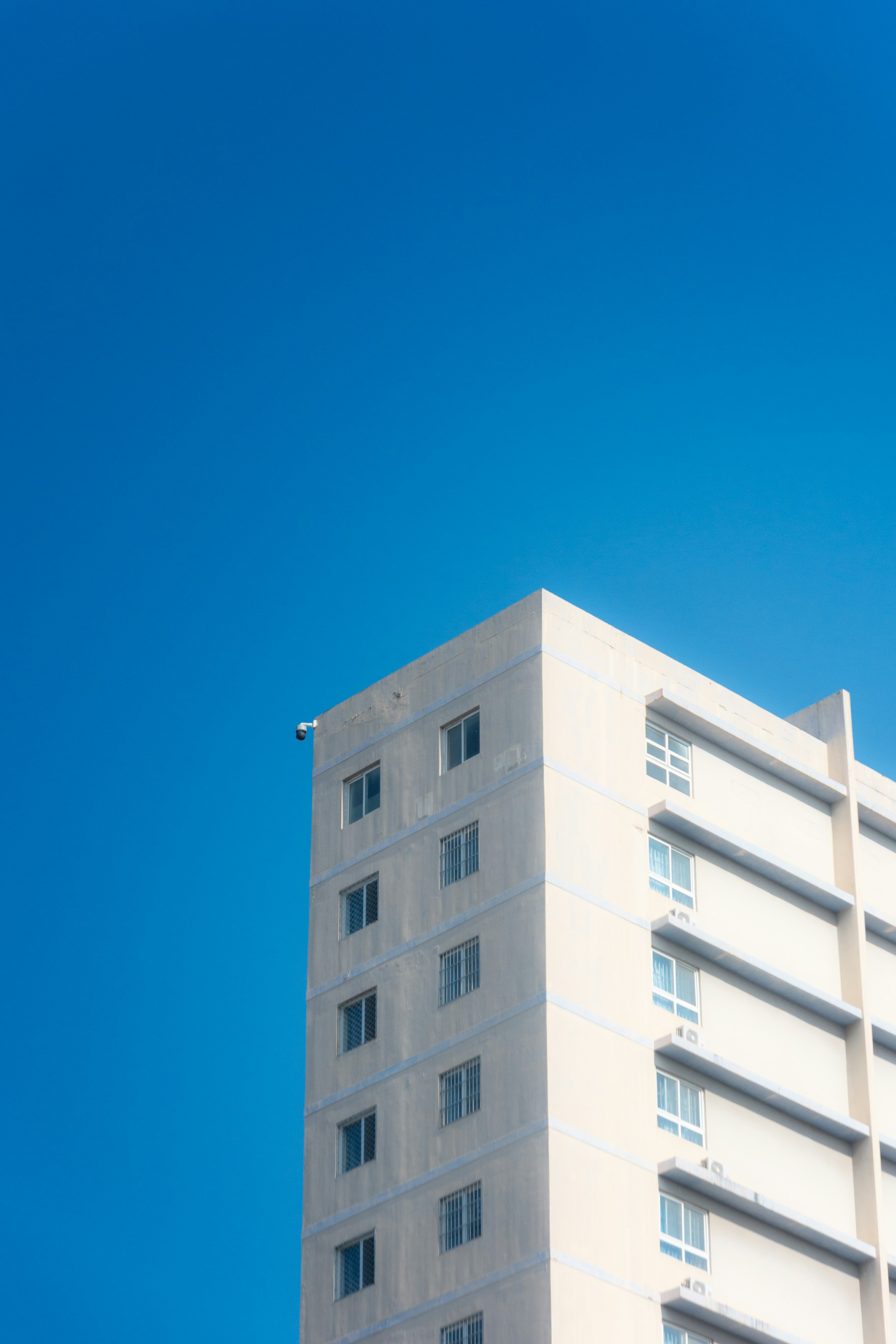 minimalist apartment window, wallpaper, Studio Apartment Styling with Blinds 3