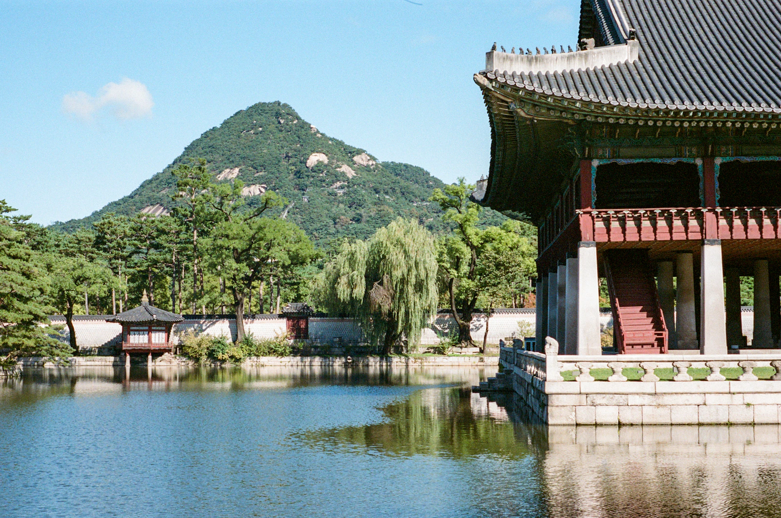Chundangji at Changgyeonggung: A Garden for the Queen and the Crown Prince