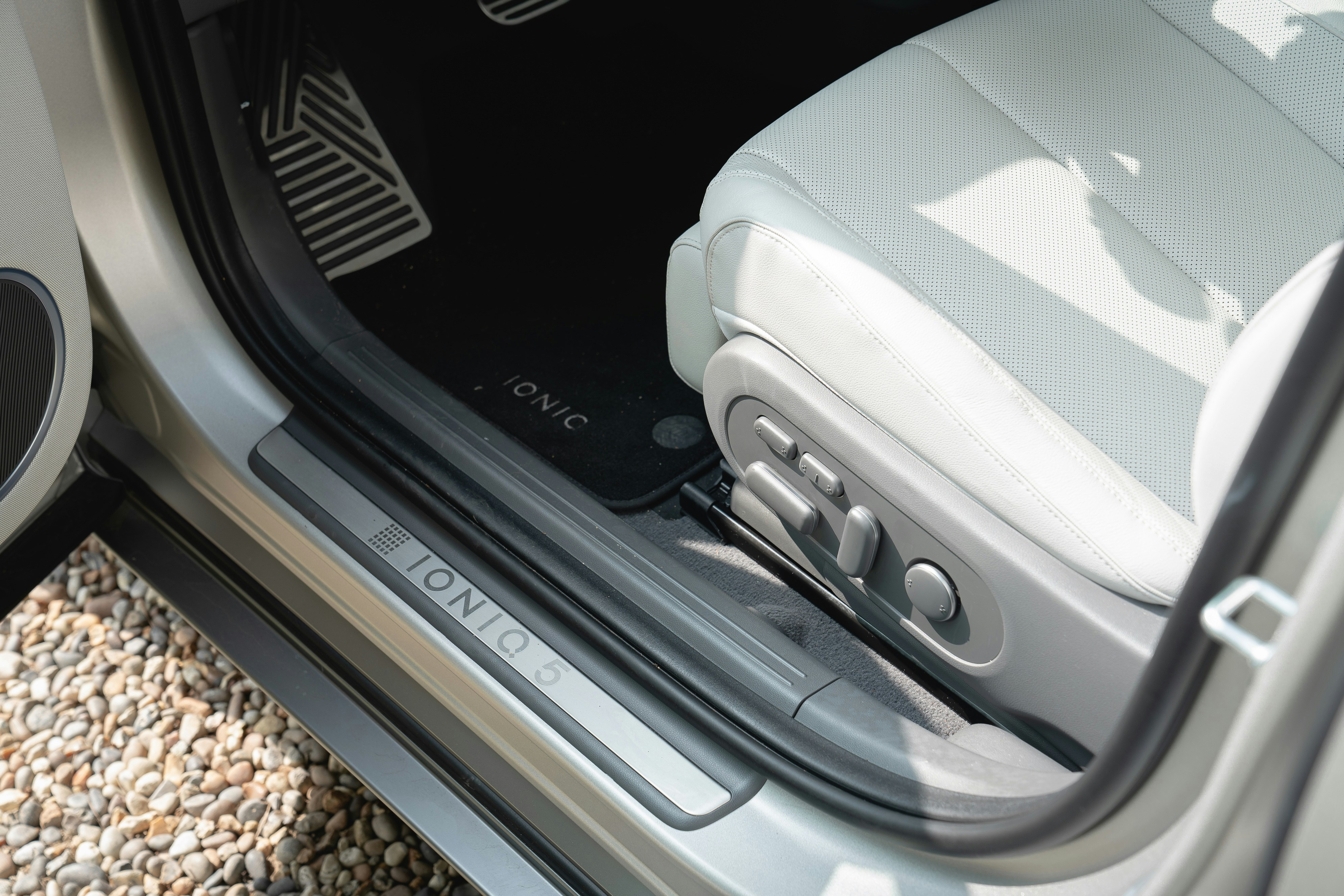 Rivian R2 Launch Pricing Signals Headwinds for Korean Battery Giants Navigating US EV Tariff Landscape - Market Concept 1