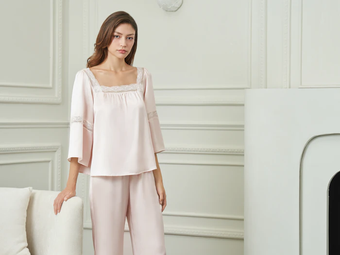 Pijama de cetim rosa