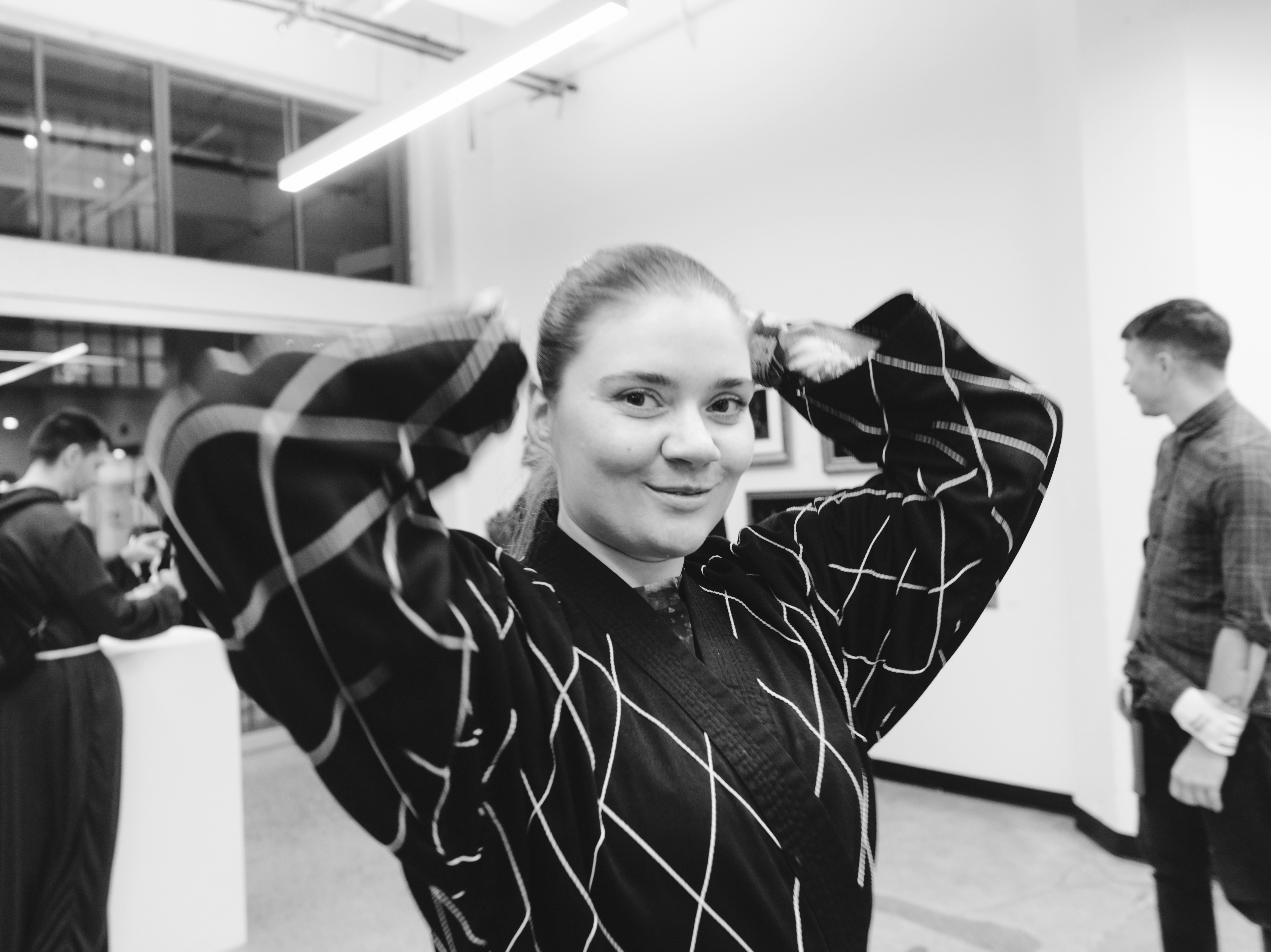 專業形象照師揭秘：證件照怎麼拍才好看？姿勢、表情到細節全攻略：搞懂證件照與形象照的核心觀念