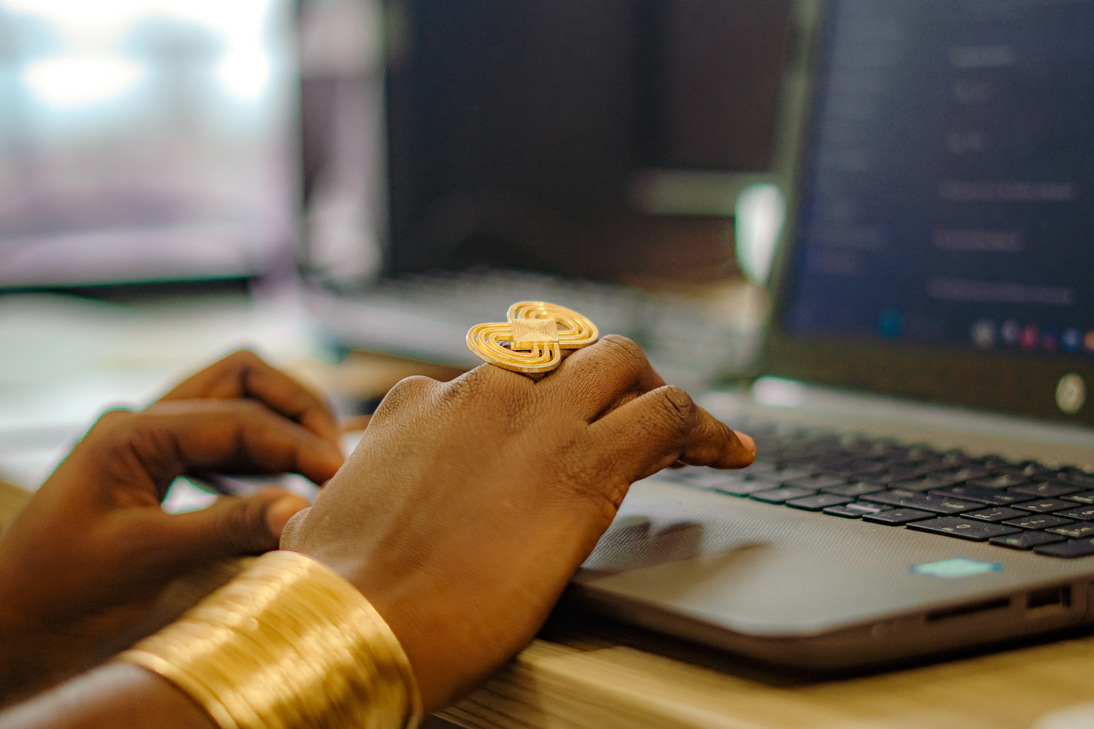 How to Write a Referral Submission That Gets Clicks