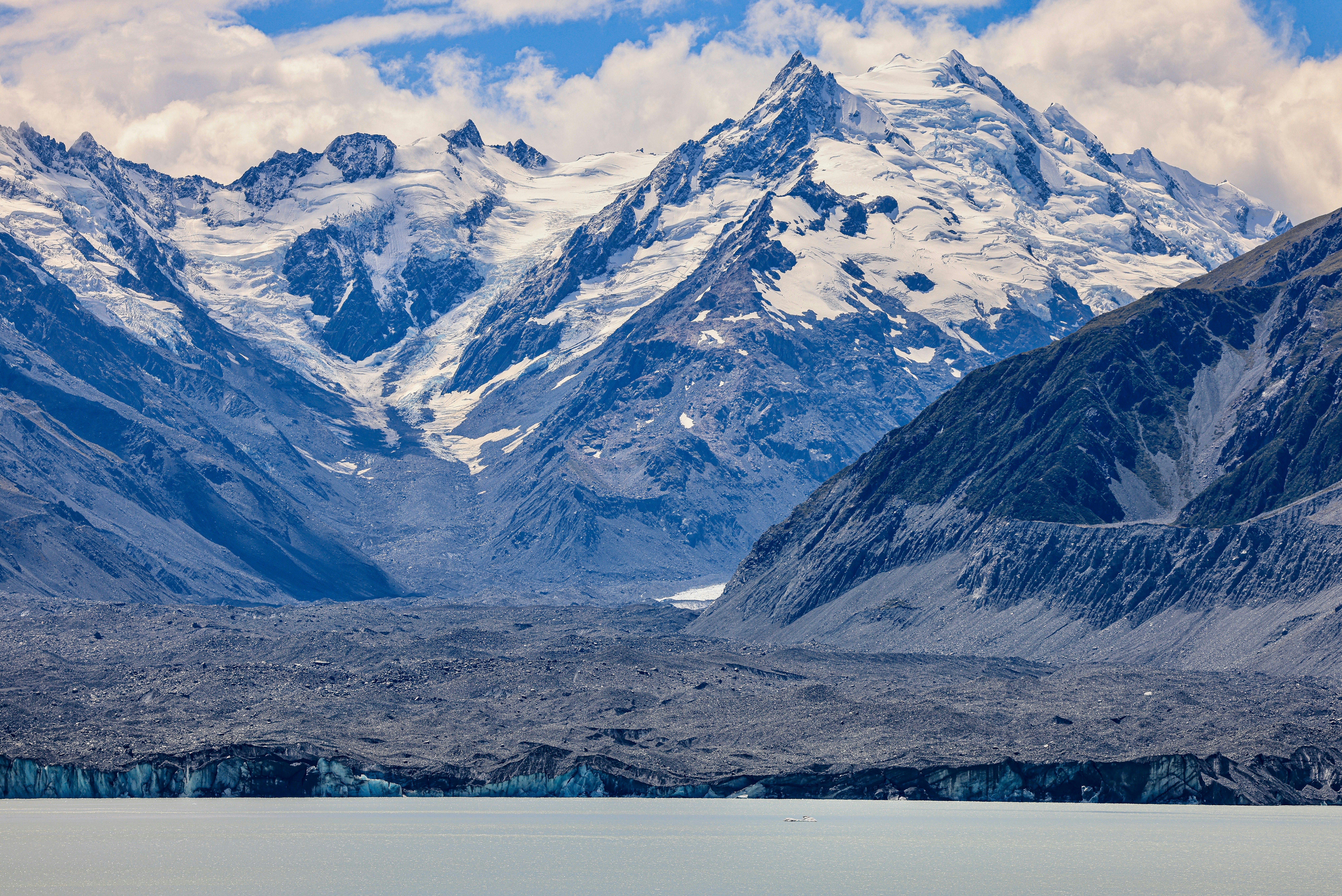 Photo by maximilian_brand