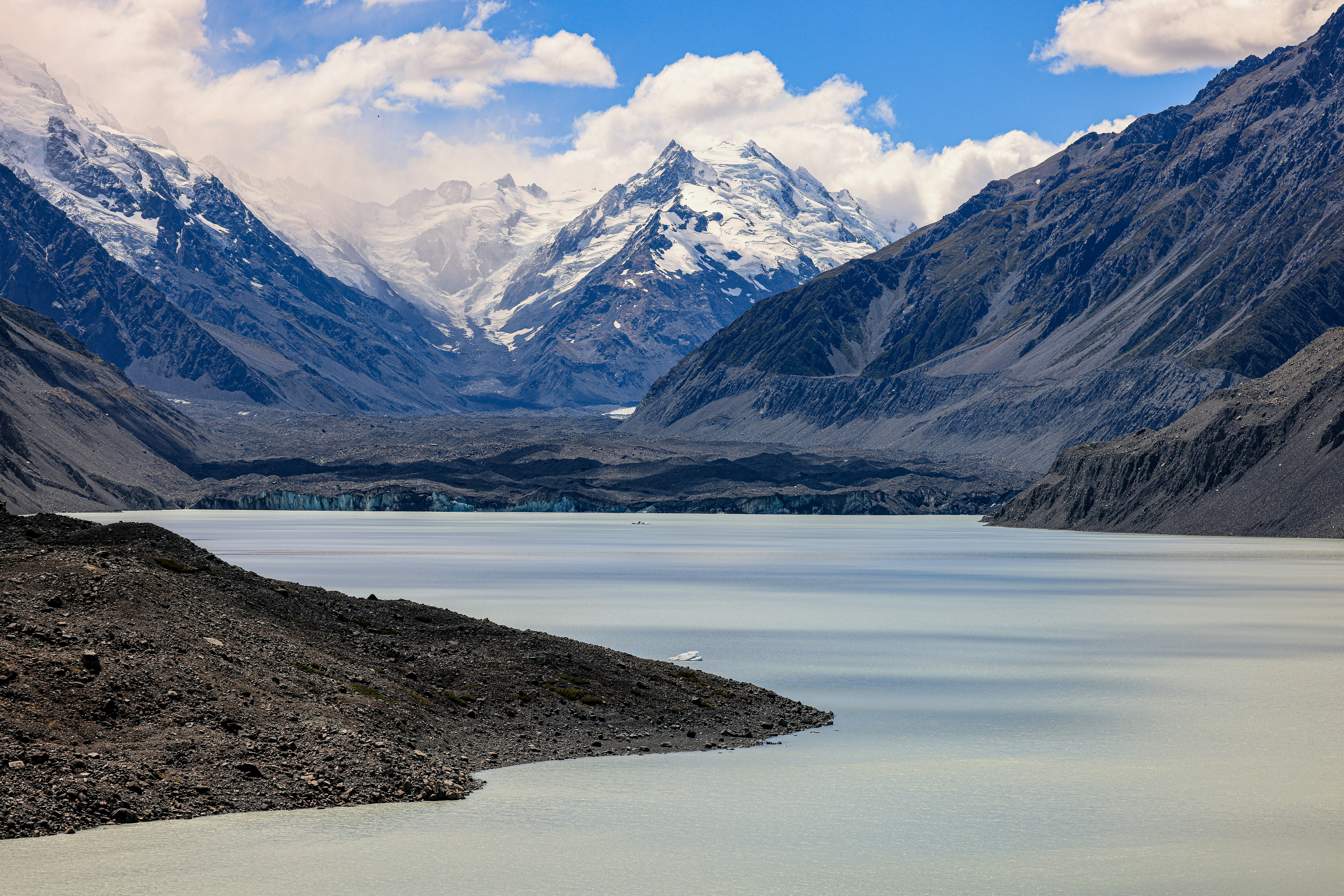 Photo by maximilian_brand