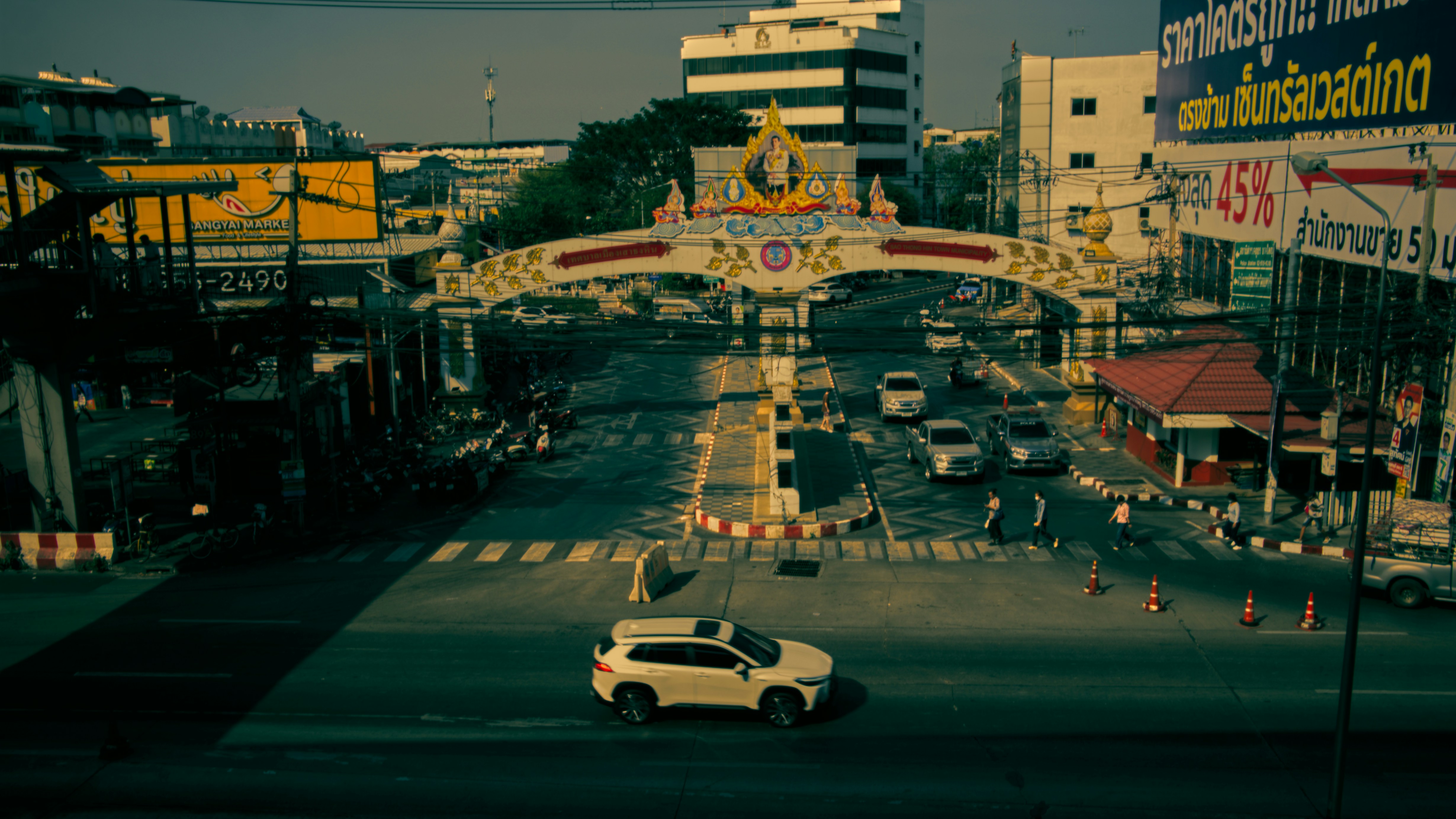 Urban grit and gold. Cinematic street photography in Greater Bangkok.