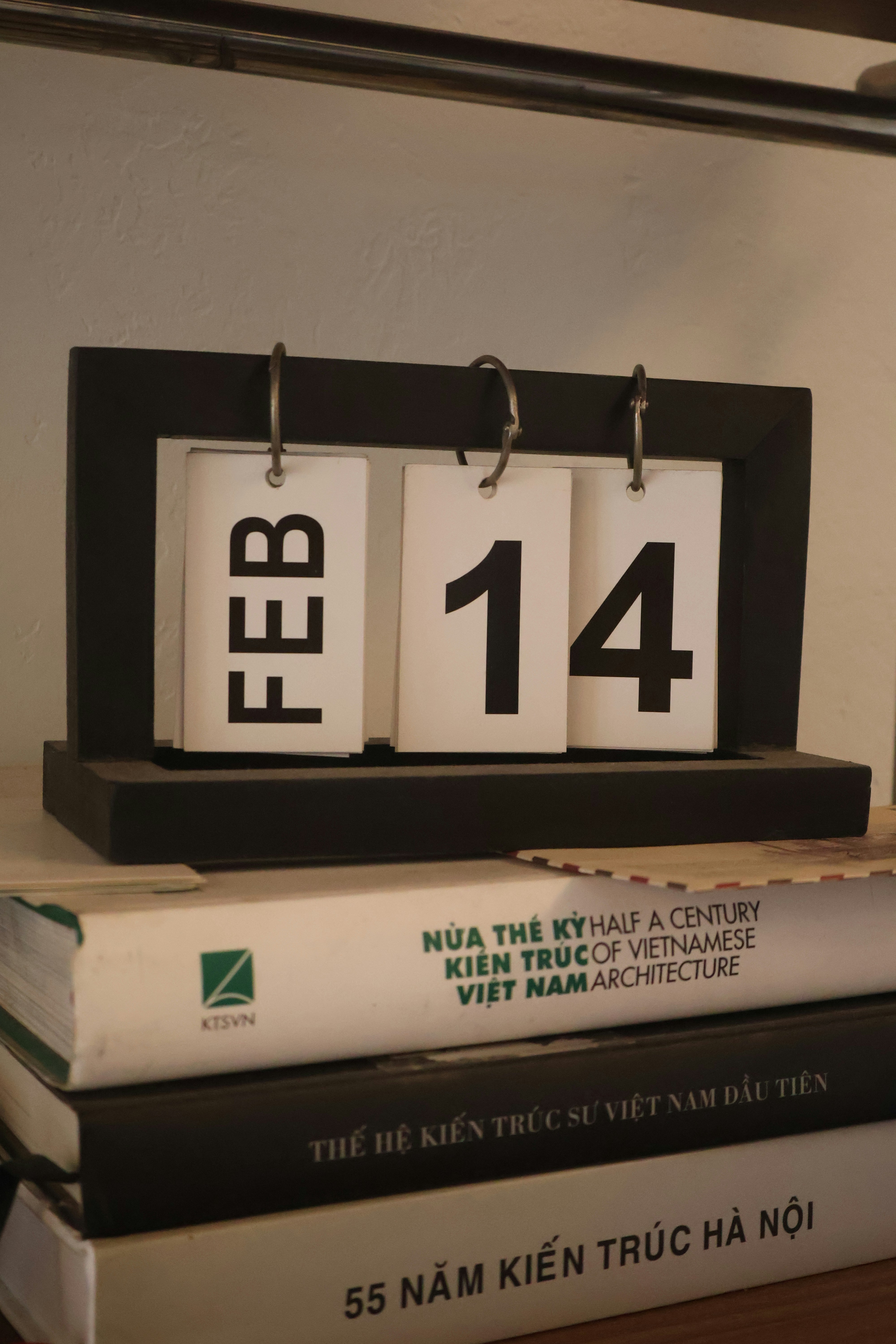 desk calendar showing a date