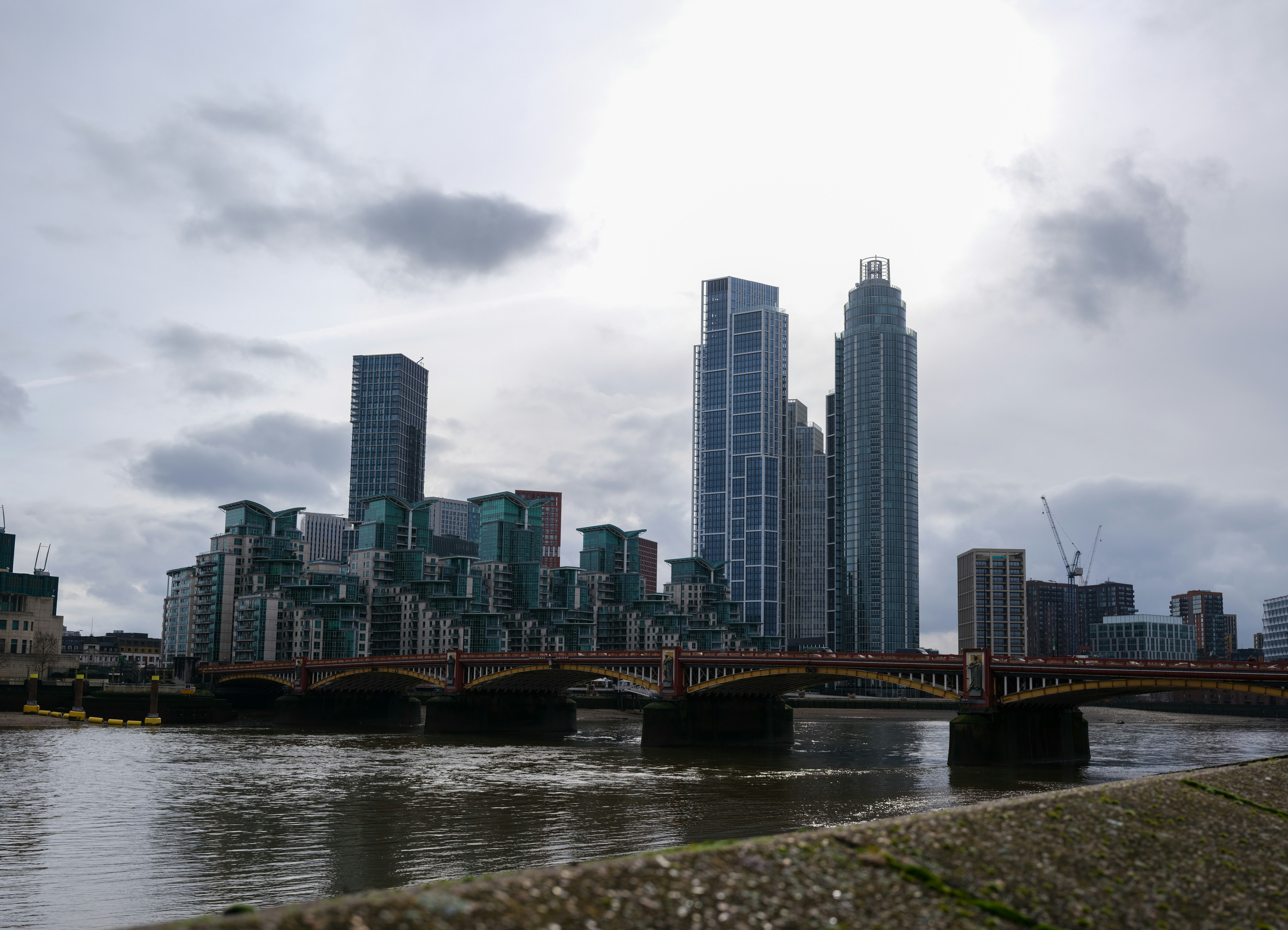 Mercados: Apuesta Geopolítica Impulsa Futuros de Acciones