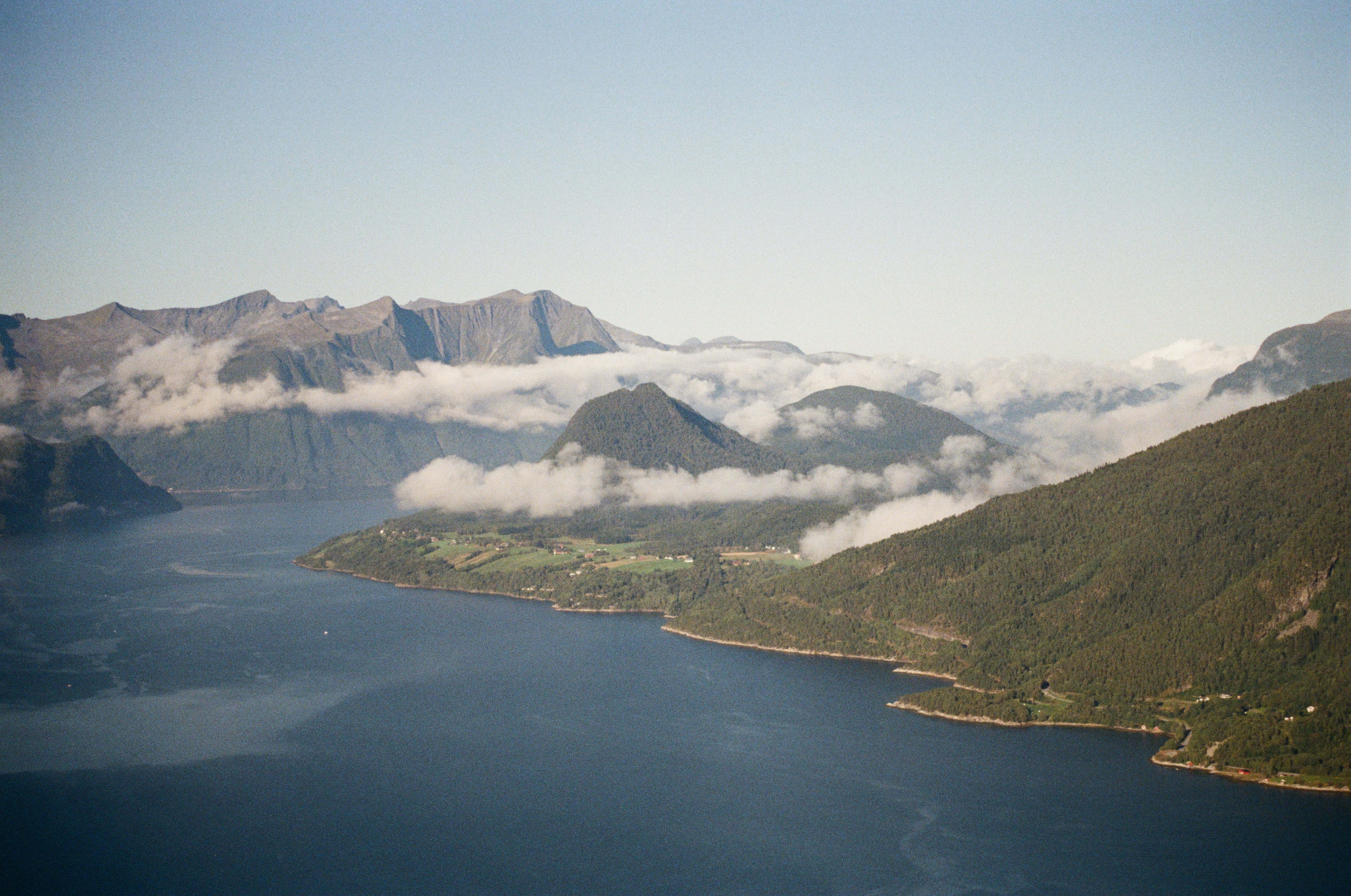 Photo by bernhardbar