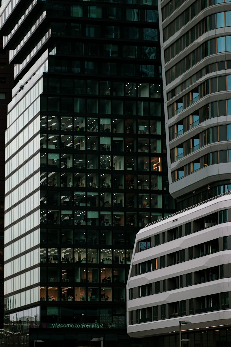 Quartier d'affaires avec immeubles de verre