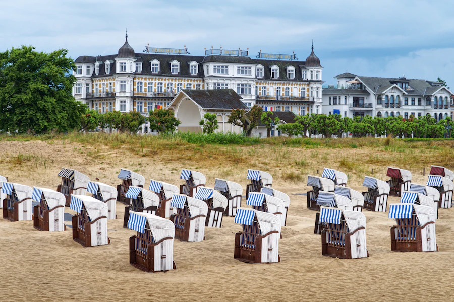 Klassisk badehotel ved stranden med badebåde