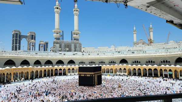 کعبه و زائران در مسجدالحرام