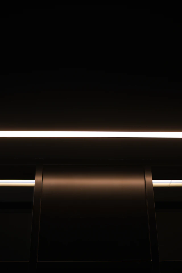 전기 라인 조명