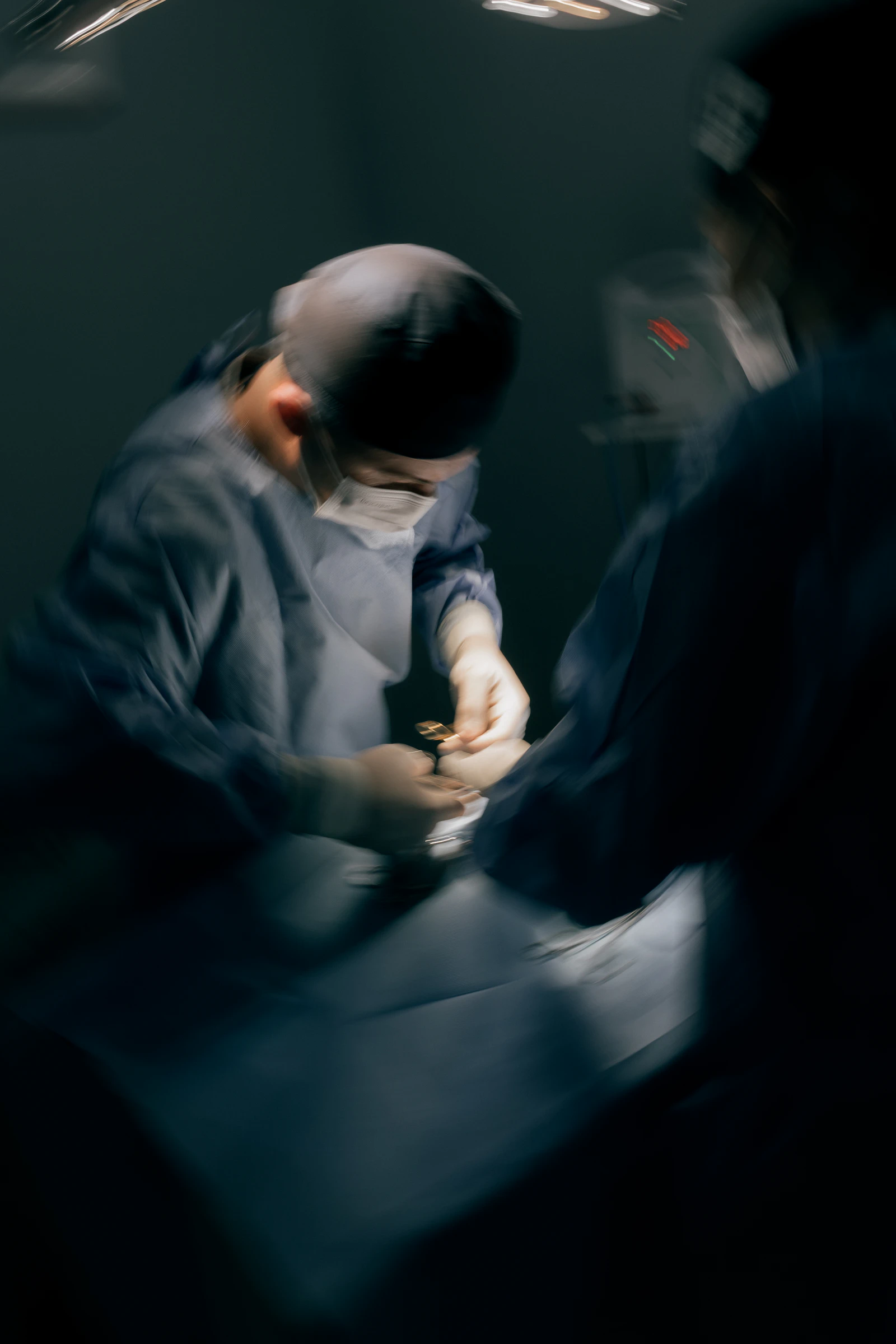 Surgeon working in an operating room