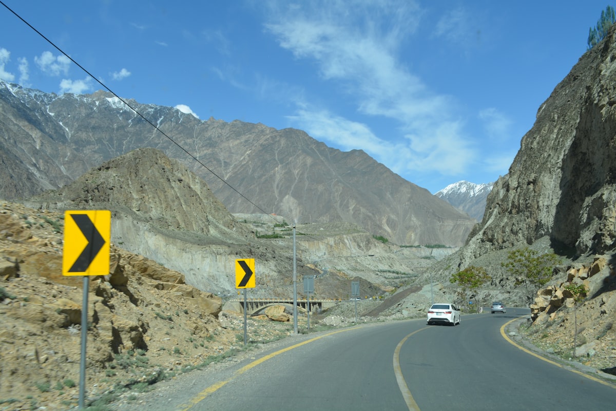 Best Cars to Rent for a Northern Pakistan Trip