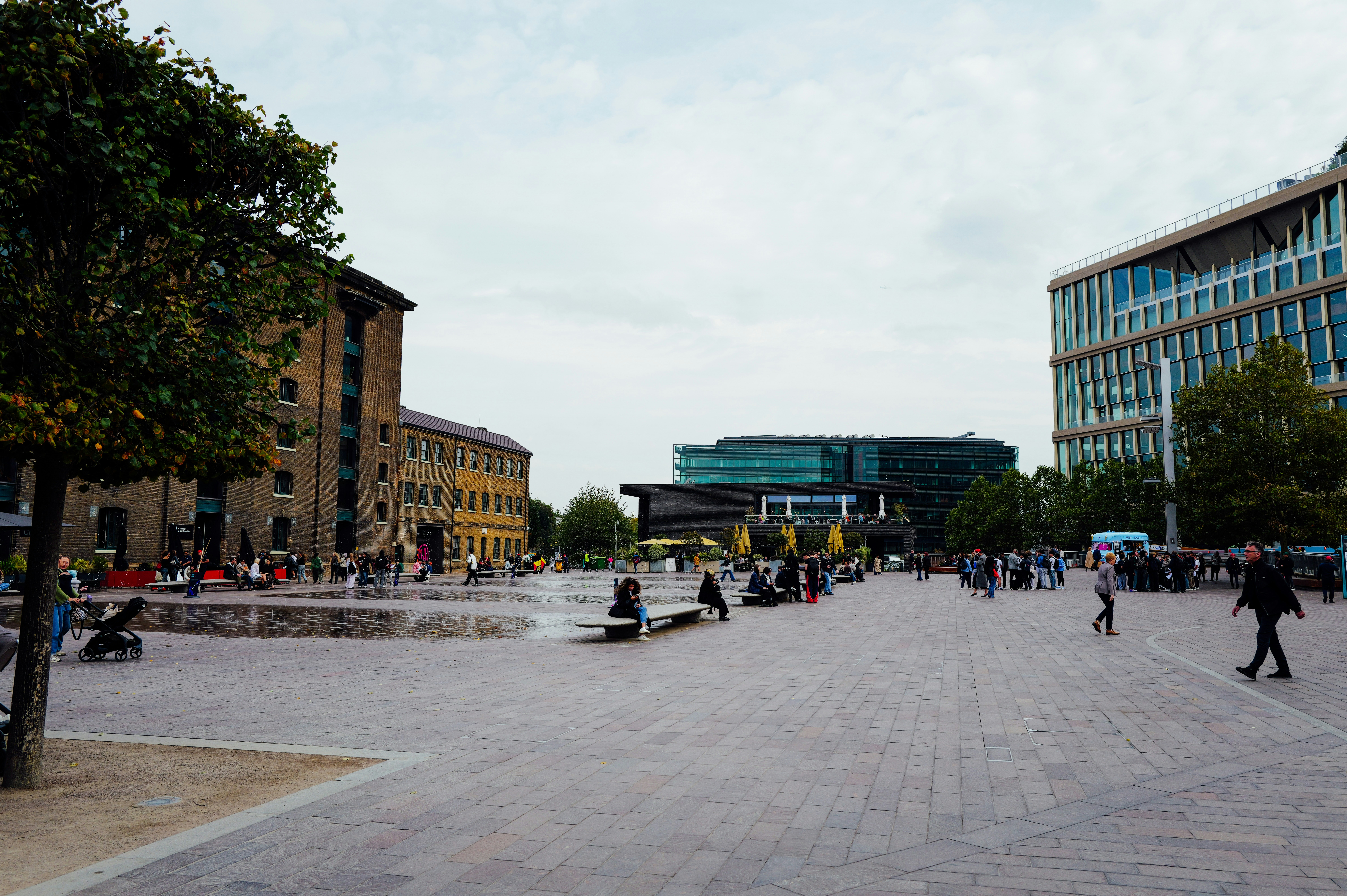 Photo by adrienolichon