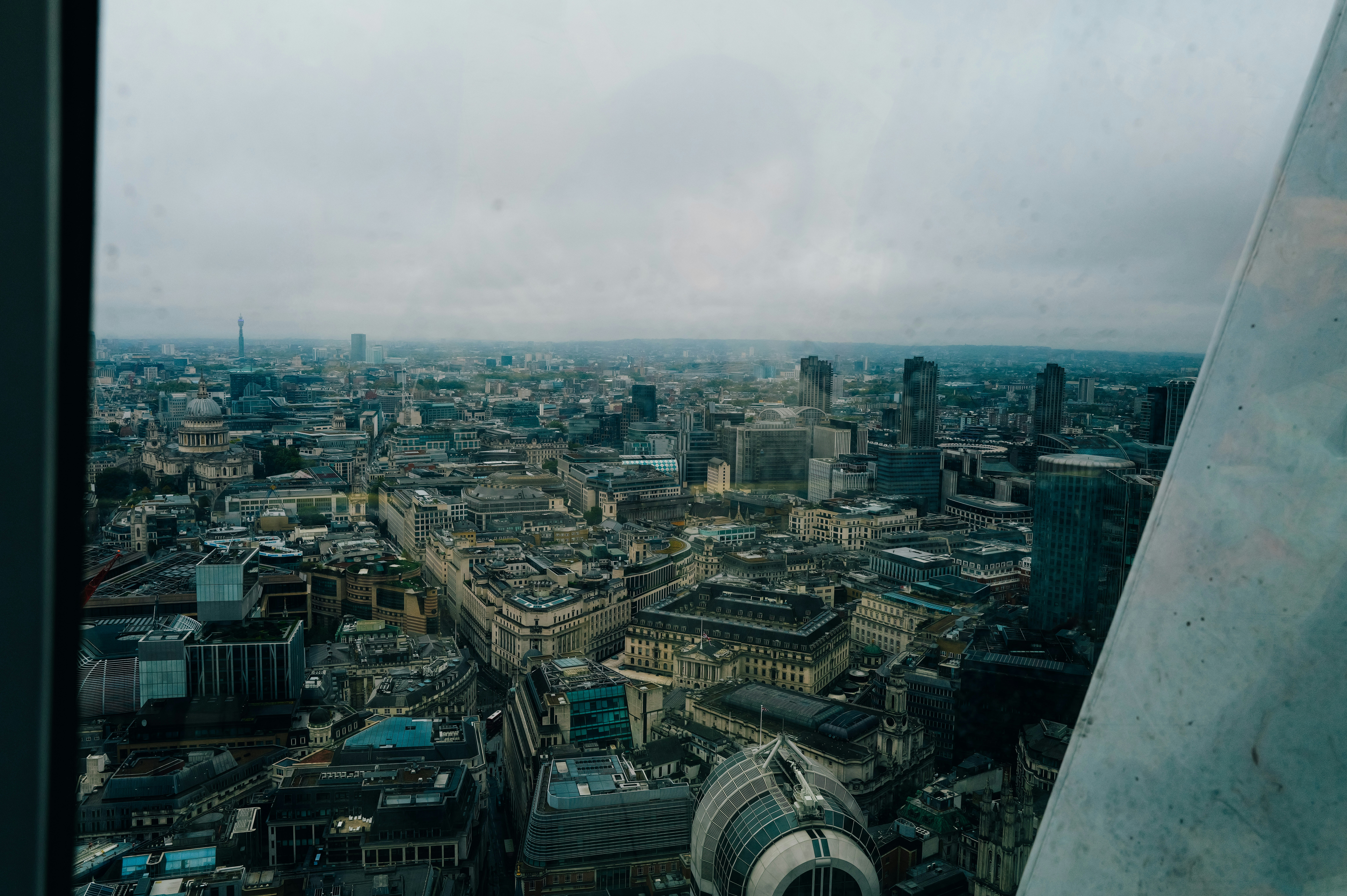 Photo by adrienolichon