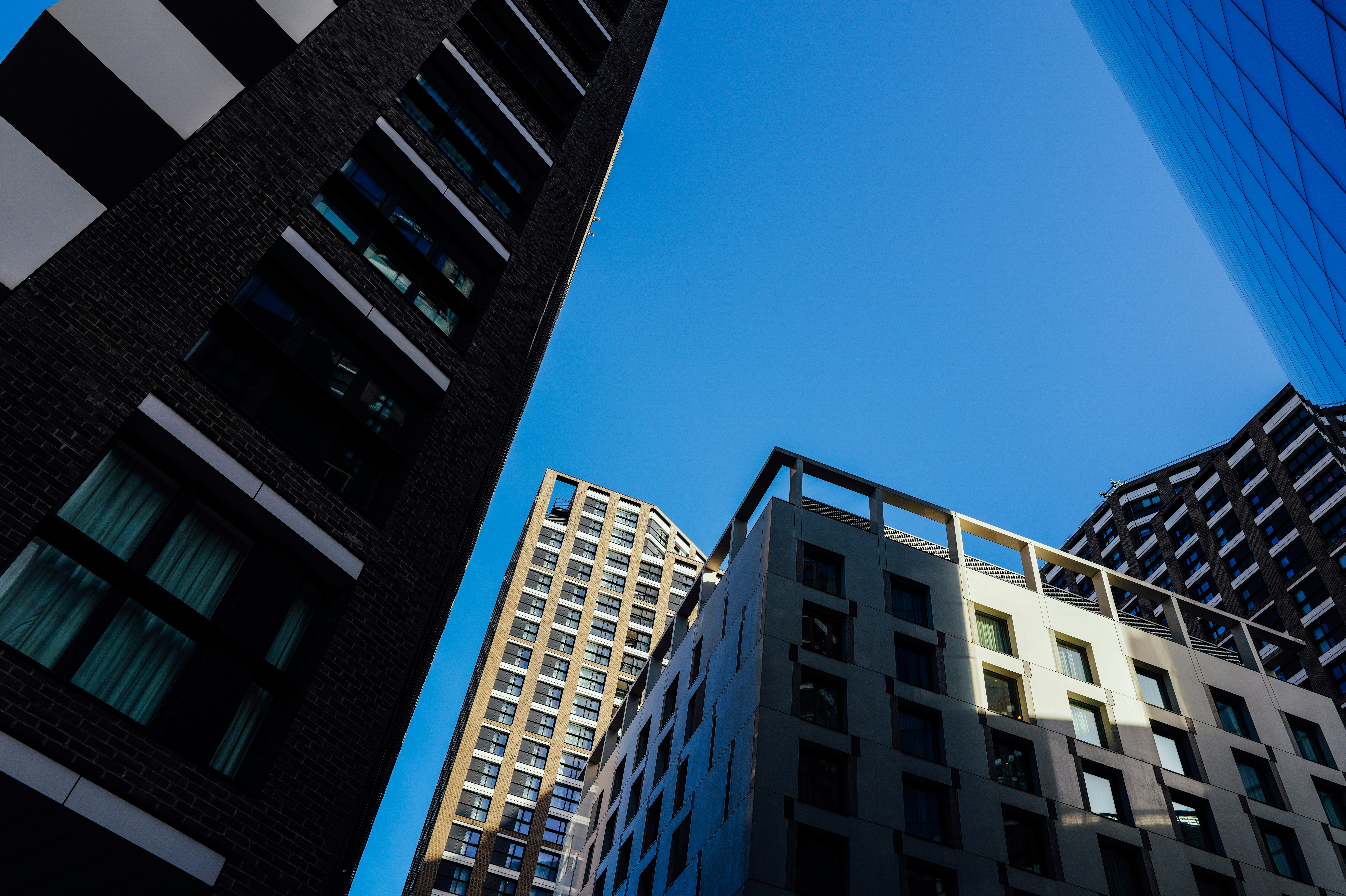 Photo by adrienolichon