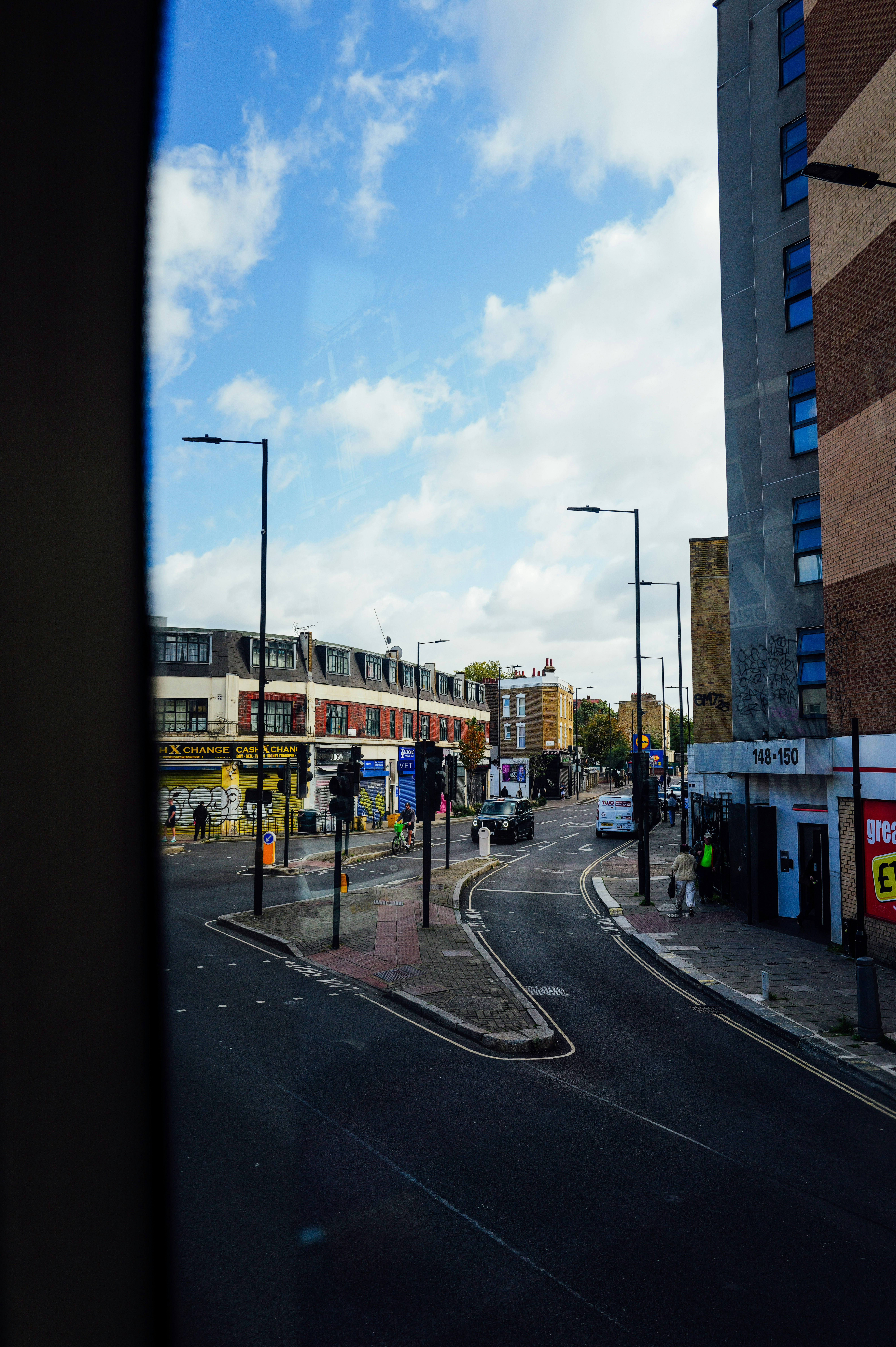 Photo by adrienolichon