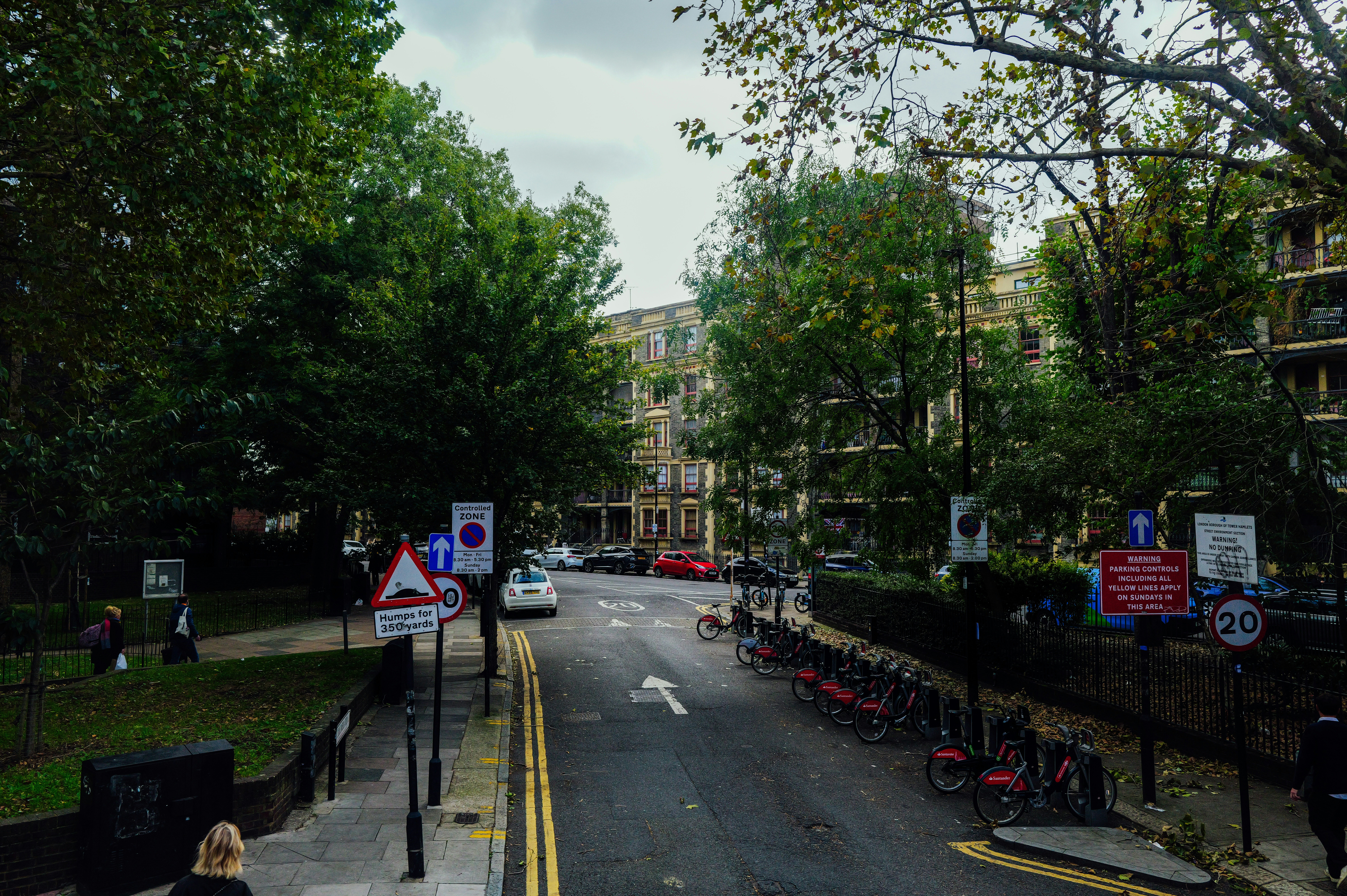 Photo by adrienolichon