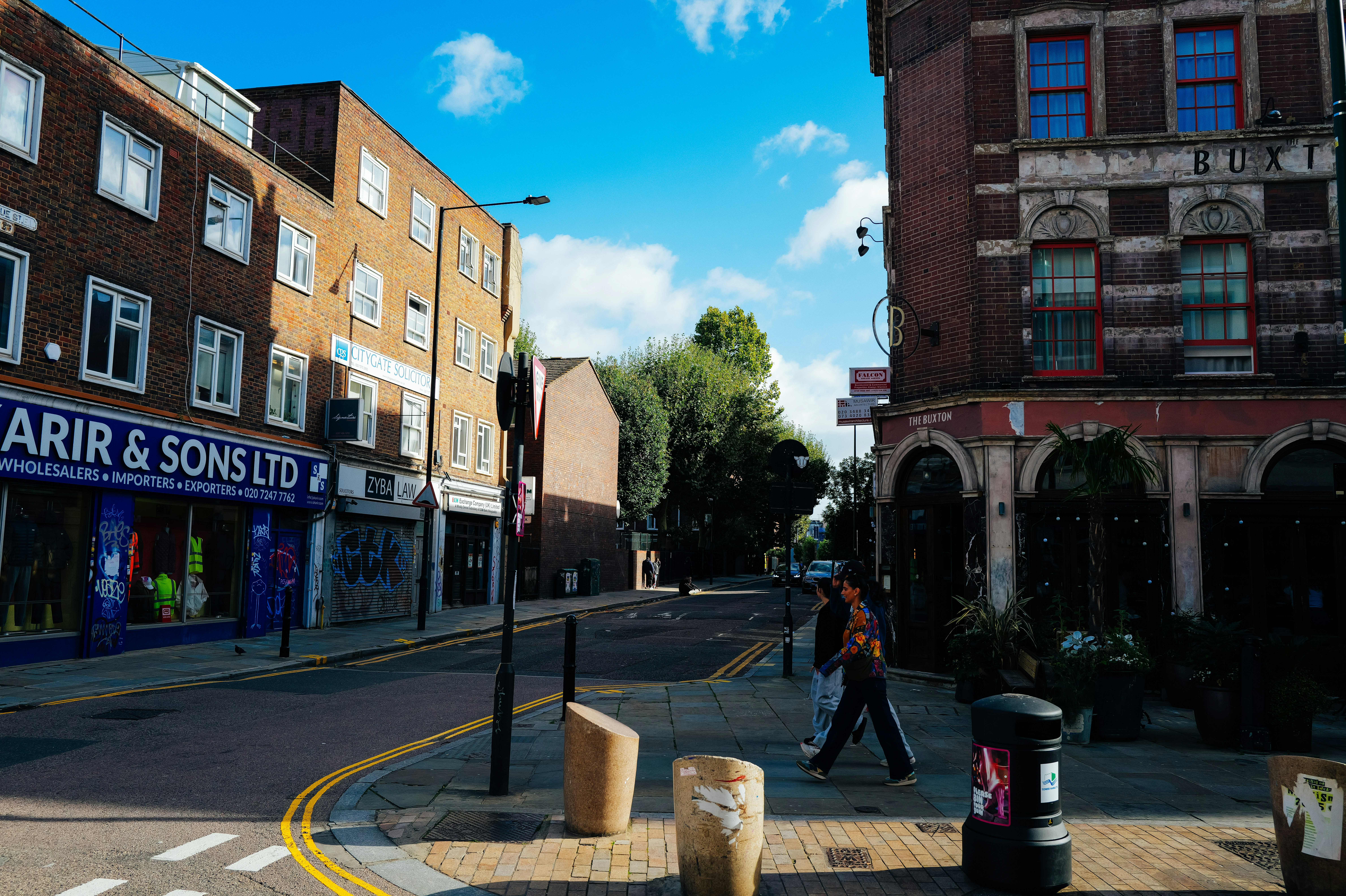 Photo by adrienolichon