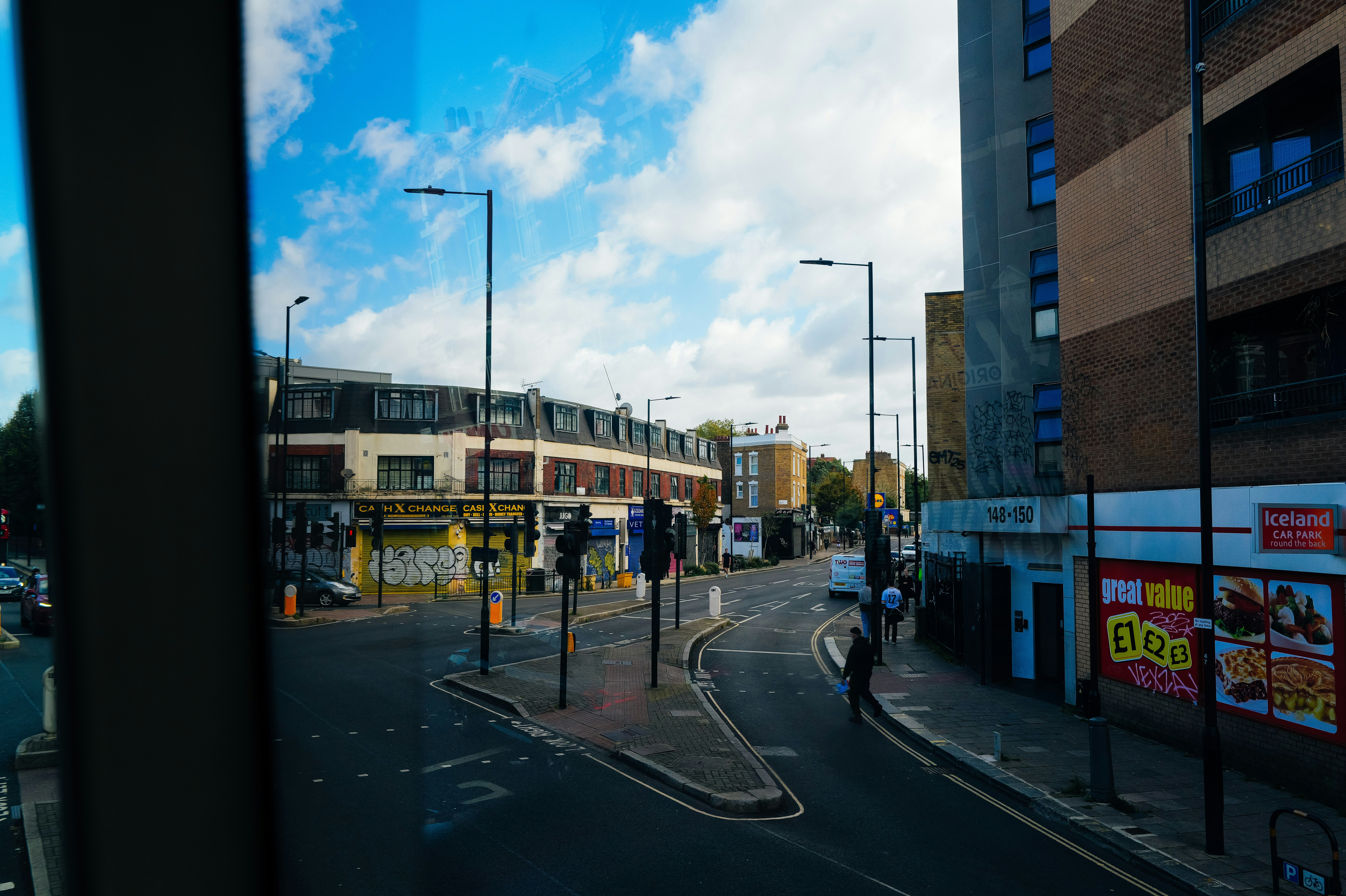 Photo by adrienolichon