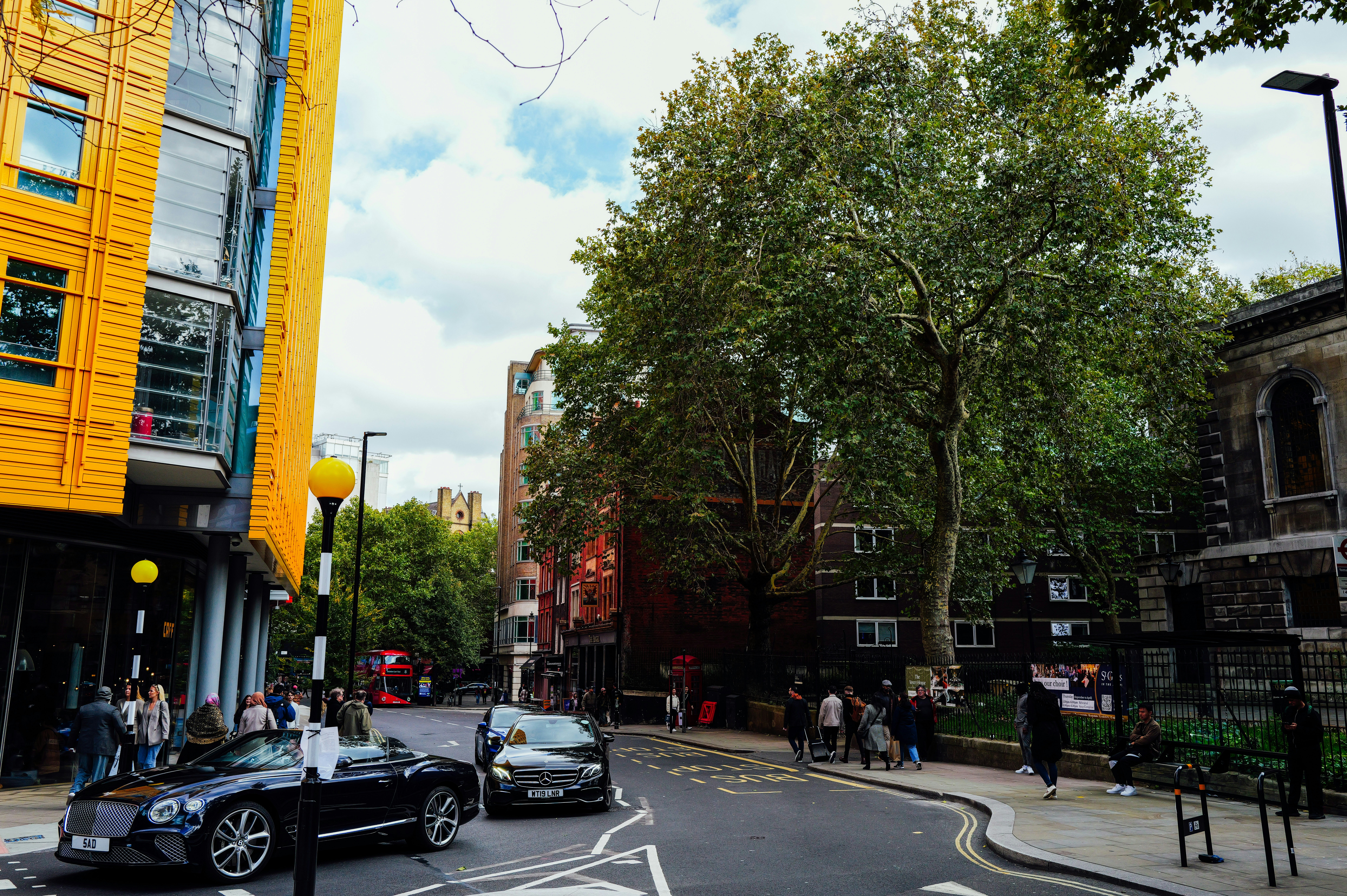 Photo by adrienolichon