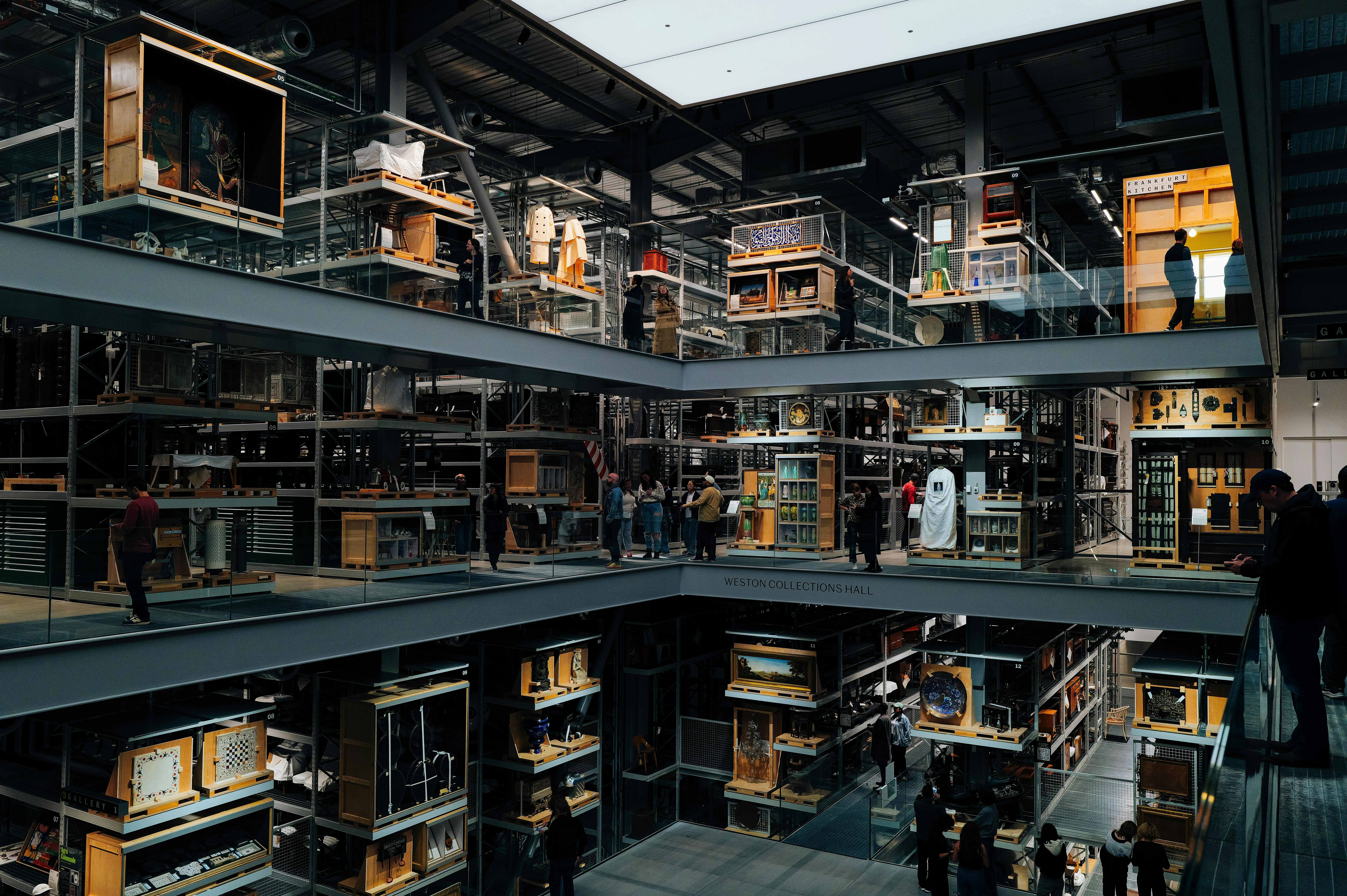 Photo by adrienolichon