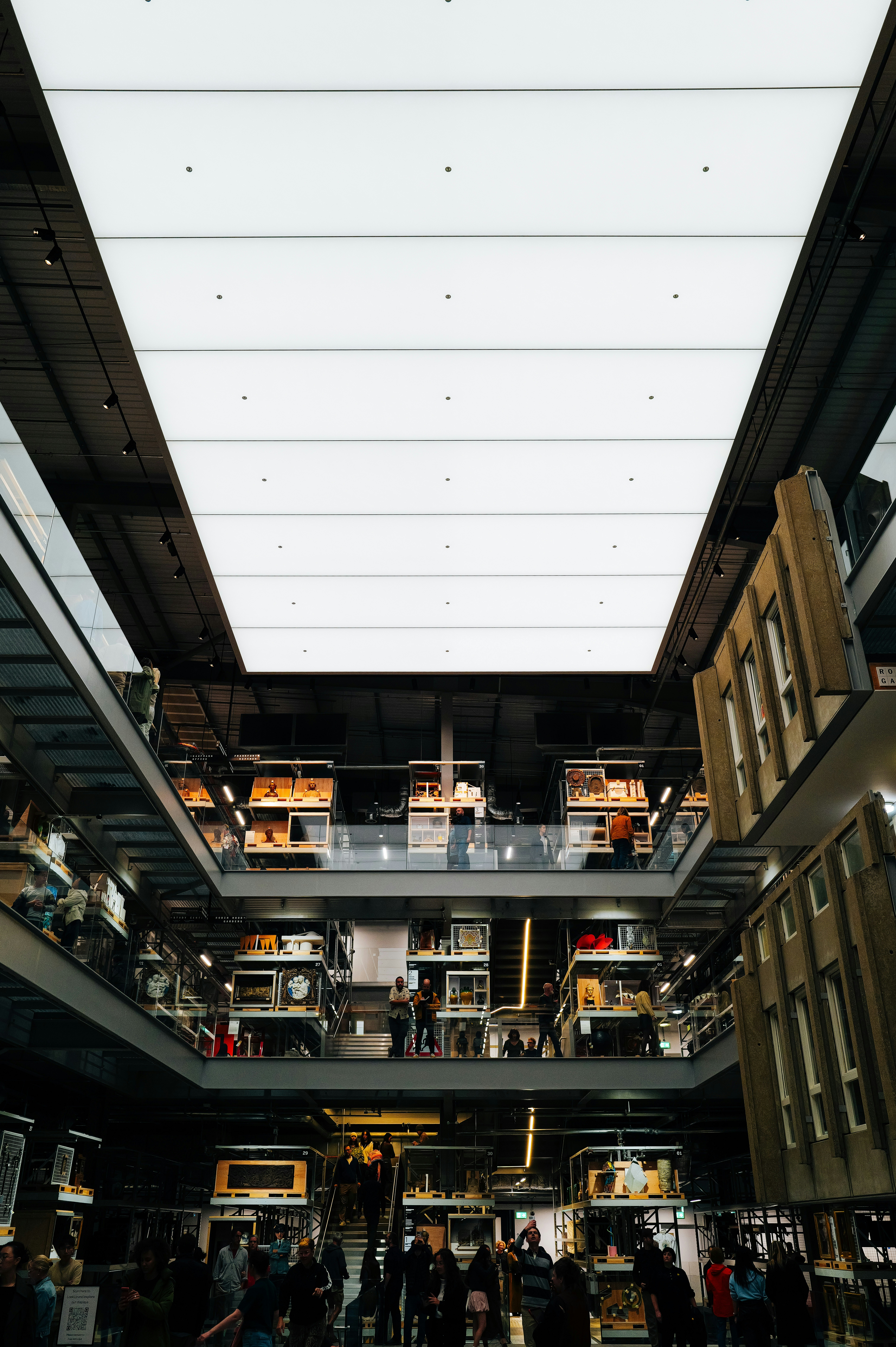 Photo by adrienolichon