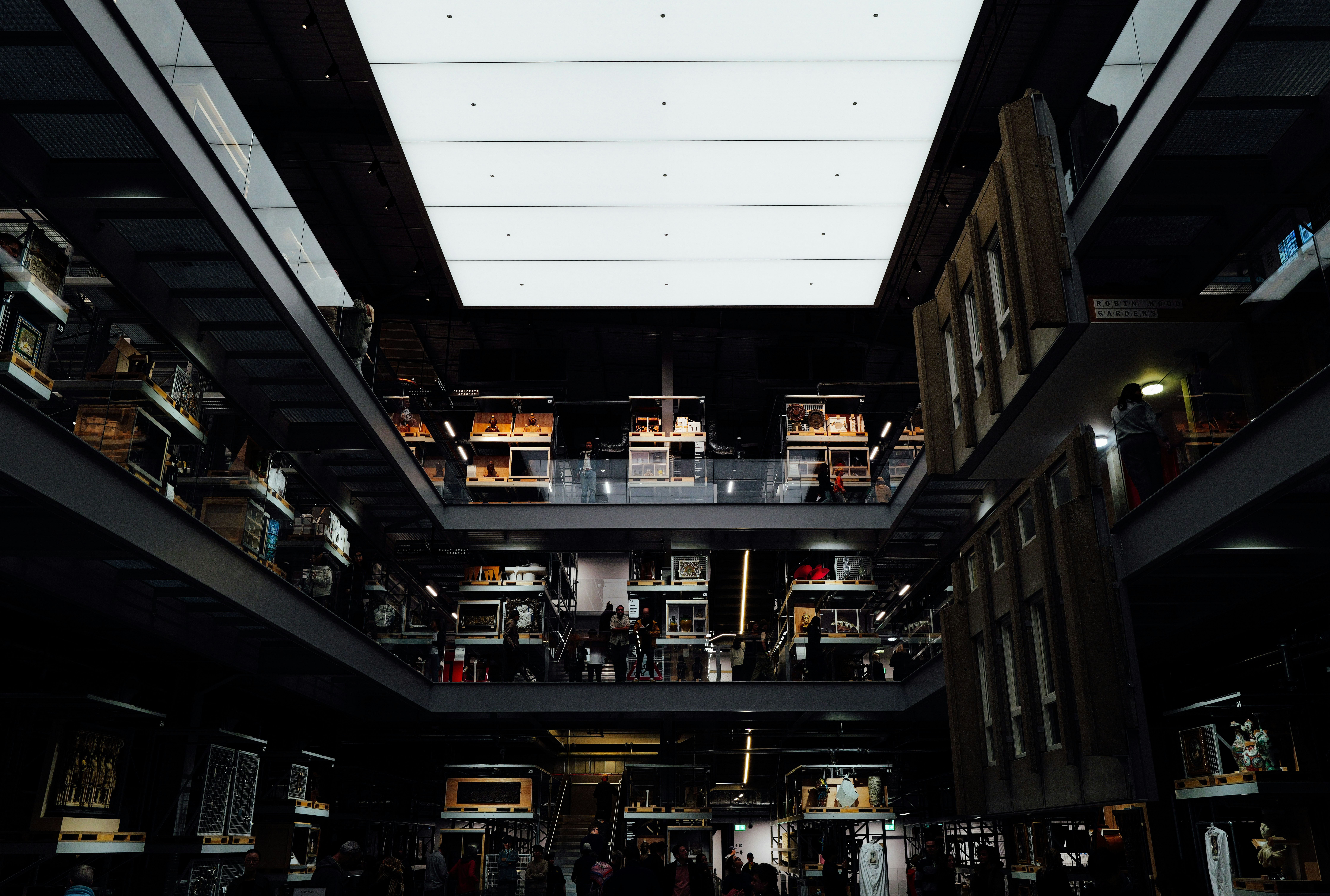 Photo by adrienolichon