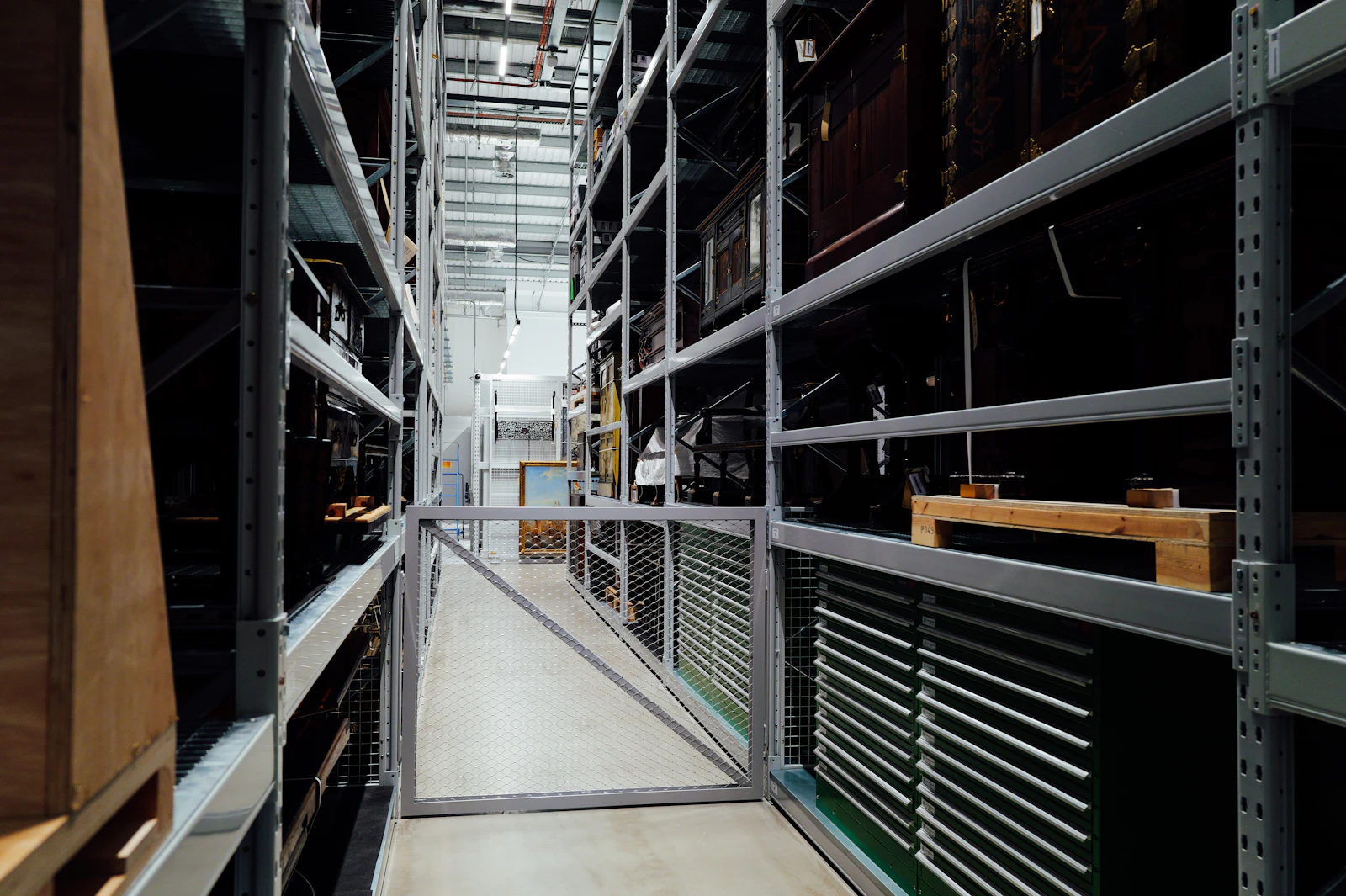 RFID, QR Codes or Bluetooth Tags? Tracking Stock and Tools in Small Businesses