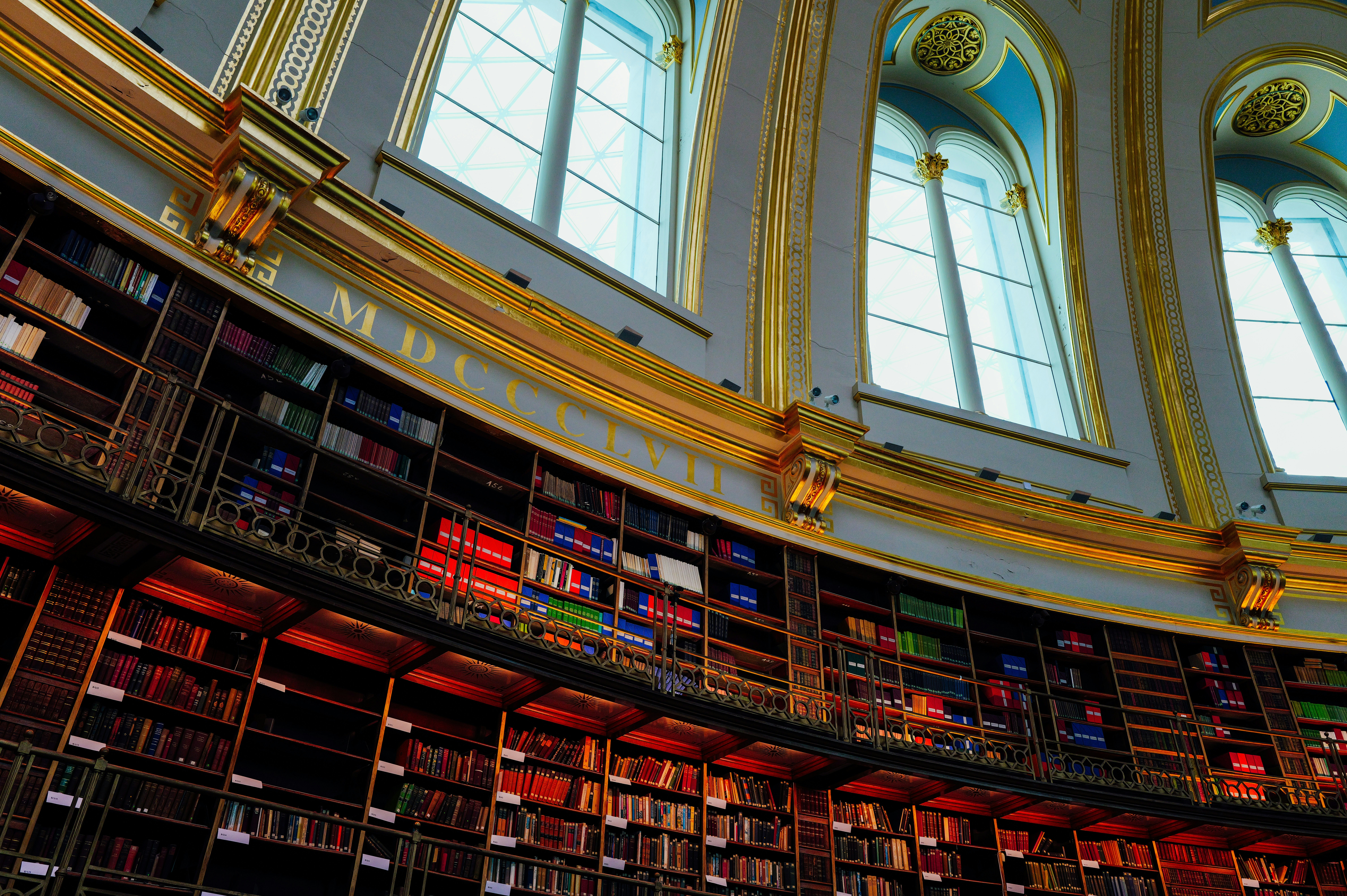 Photo by adrienolichon