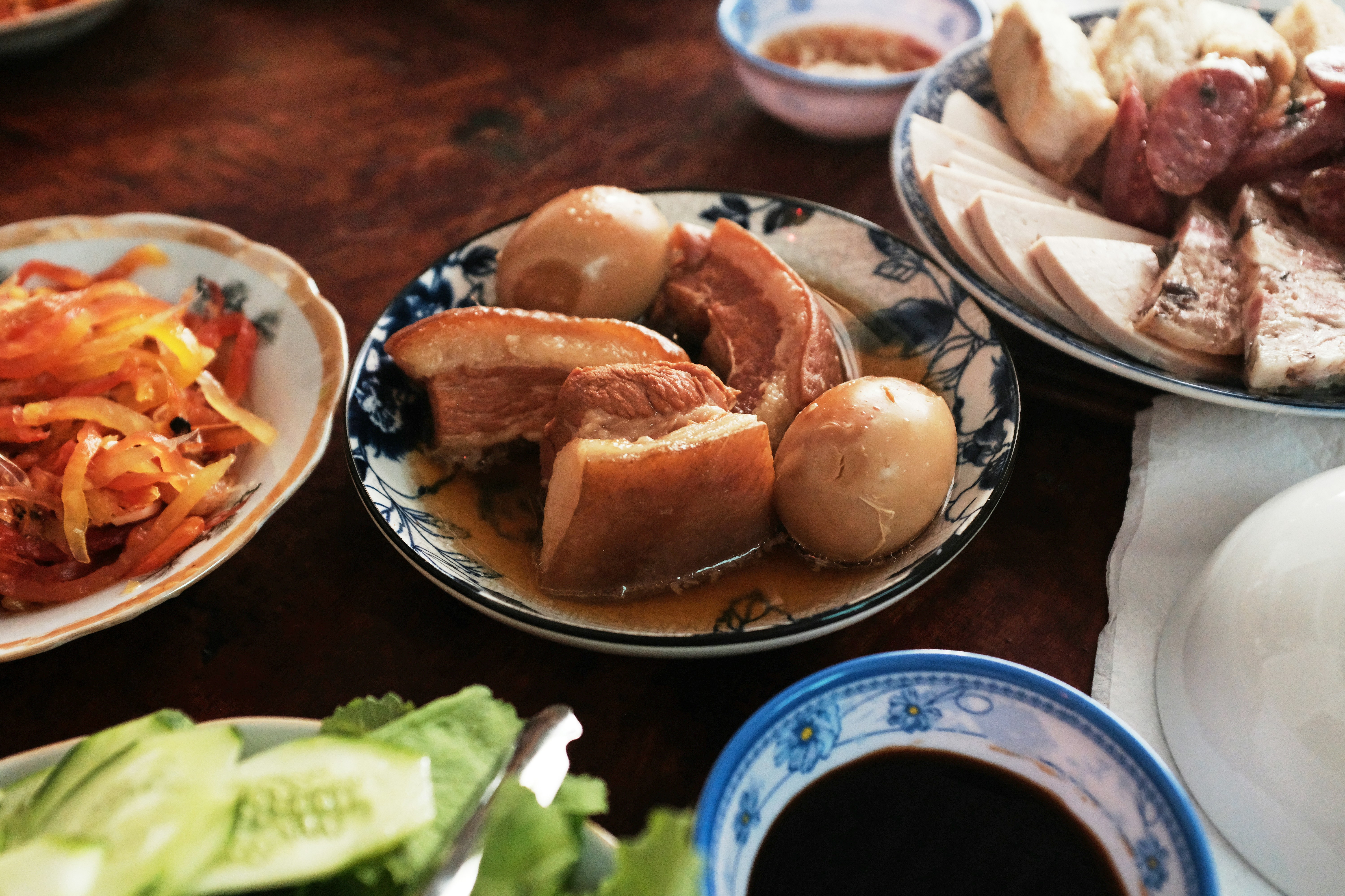 Braised pork belly with eggs and side dishes