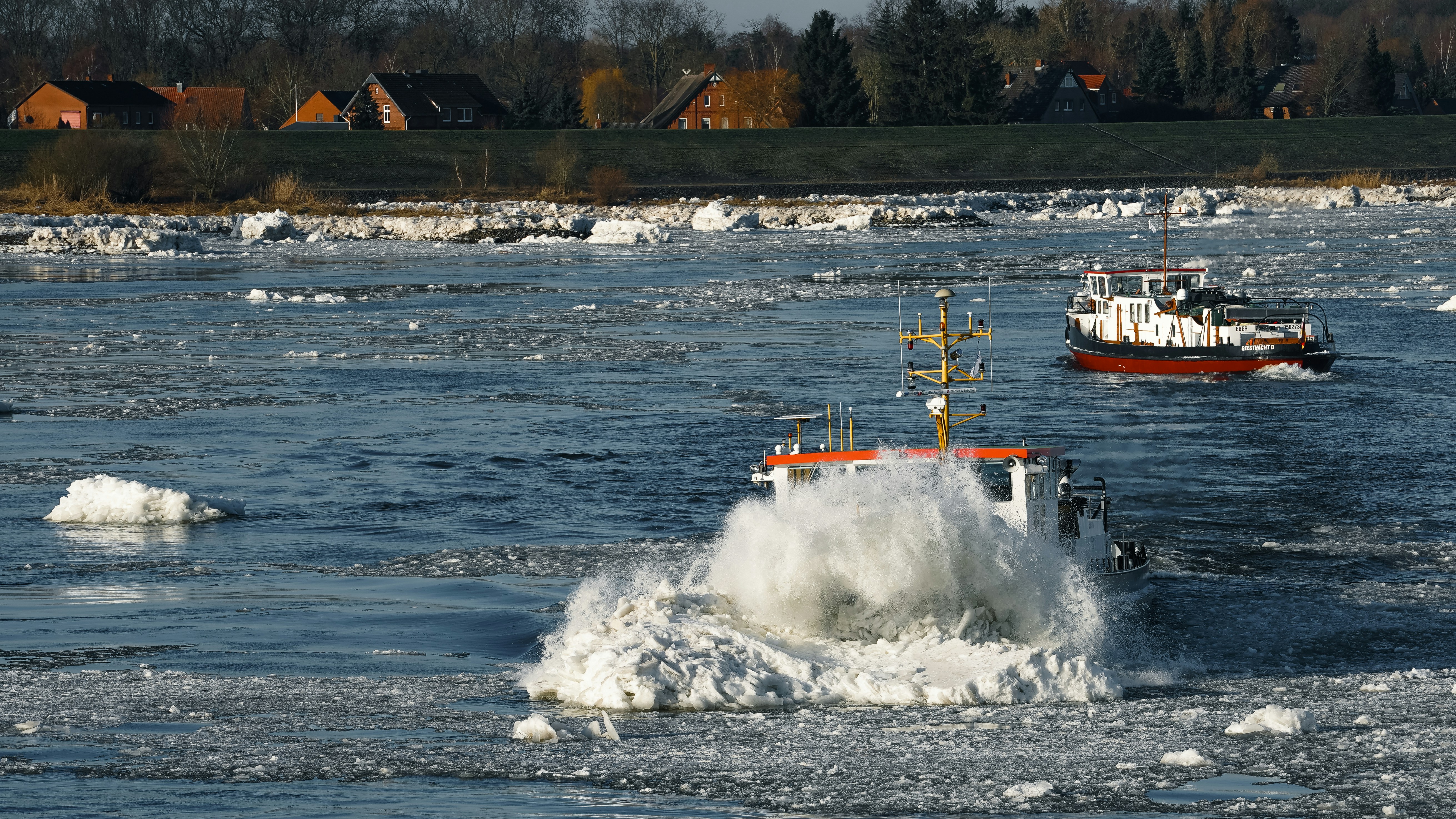 Regeringen pumpar miljarder i isbrytare – en historisk satsning för framtiden!