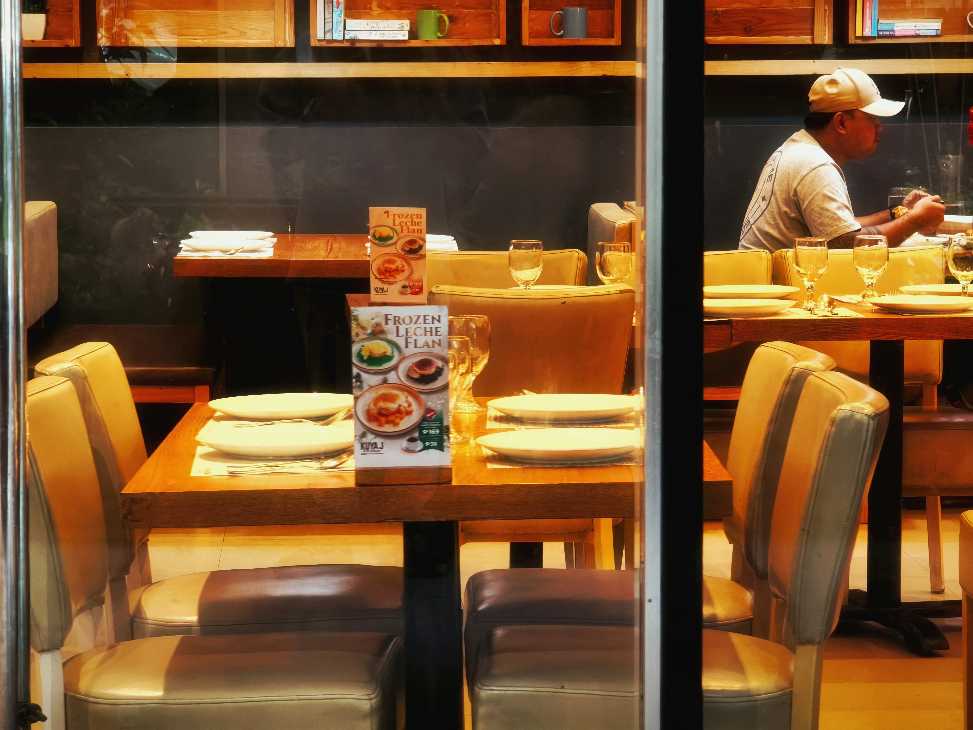 혼밥이 뭐 어때서요? MZ세대와 기성세대의 식사 문화 전쟁